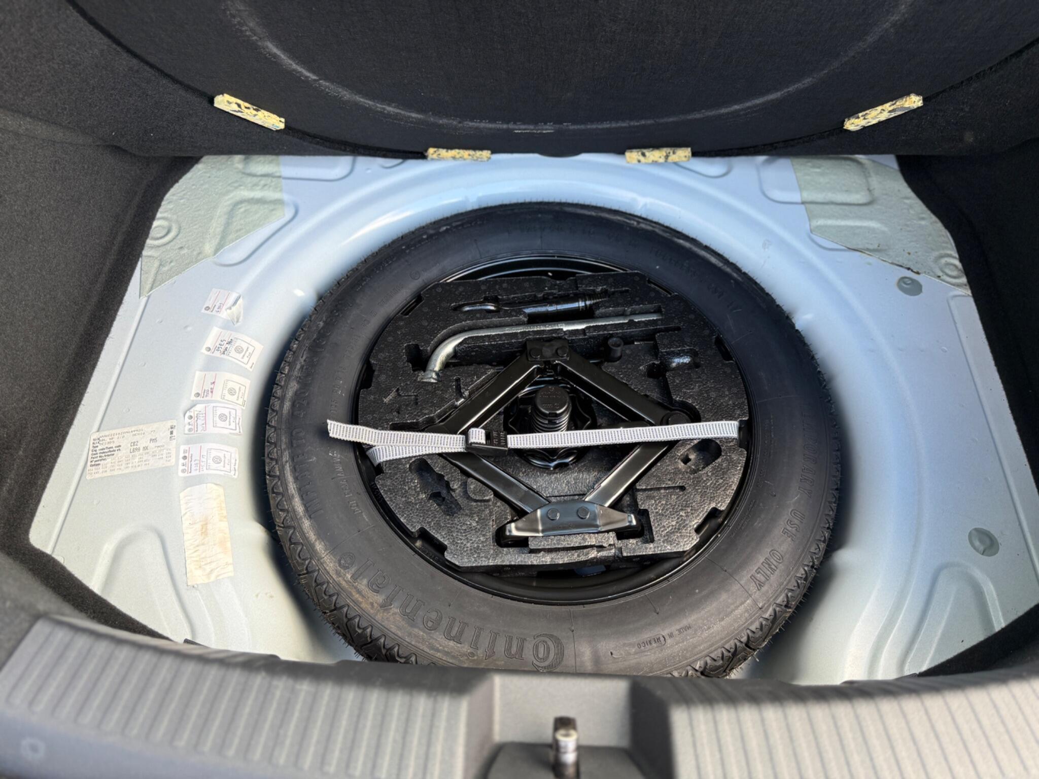 Volkswagen Beetle view 46
