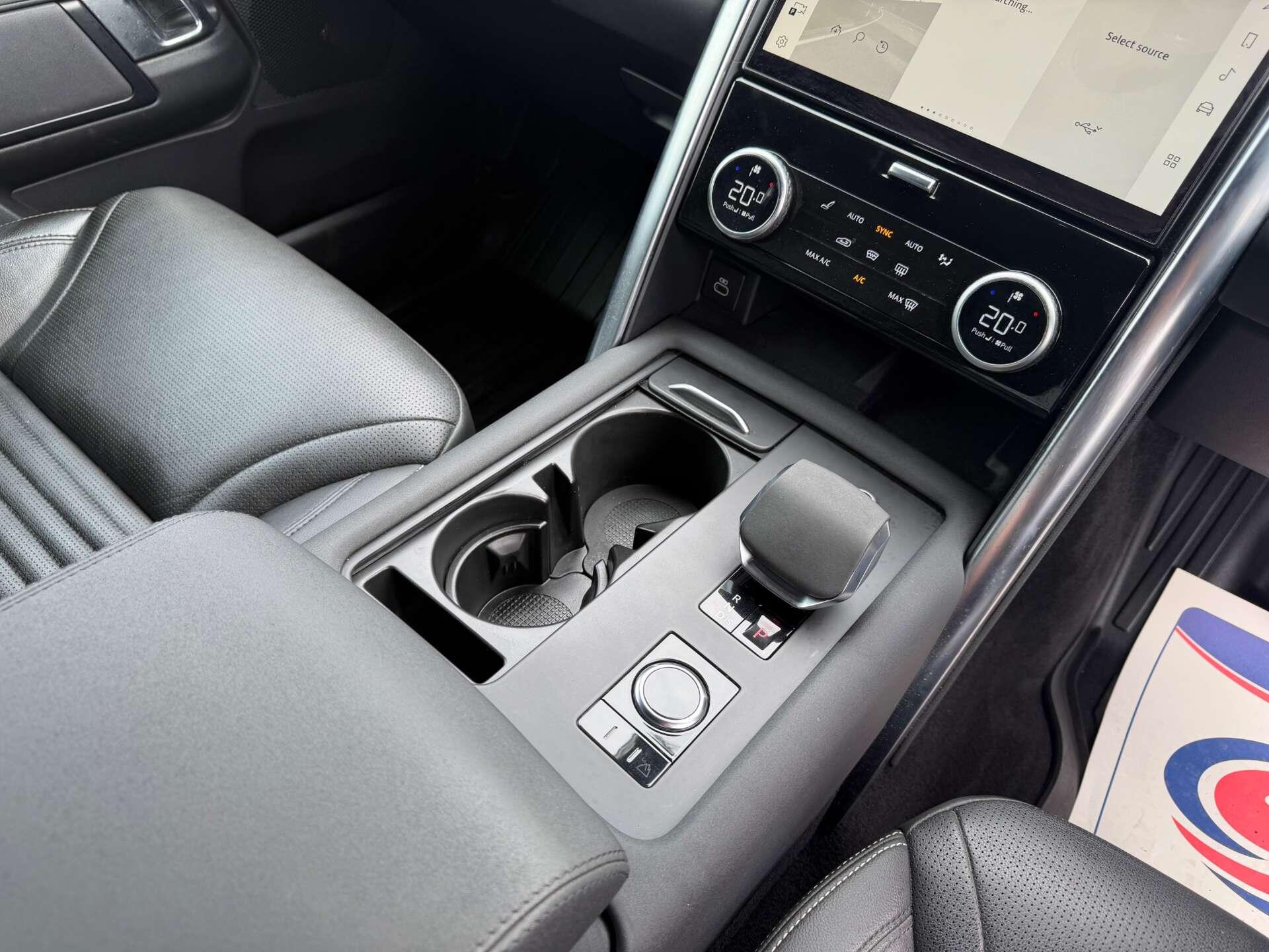 Land Rover Discovery view 24