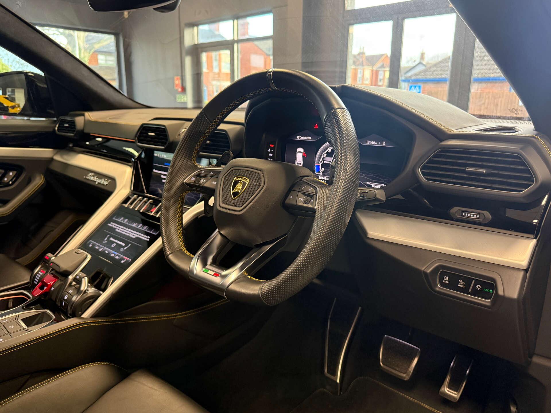 Lamborghini Urus view 16