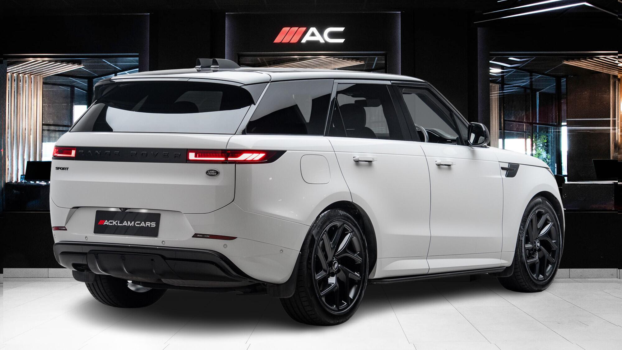Land Rover Range Rover Sport view 4