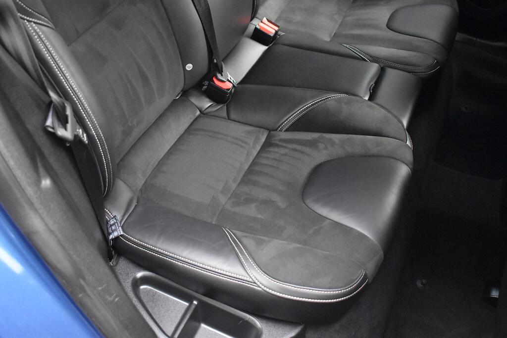 Volvo V40 view 34