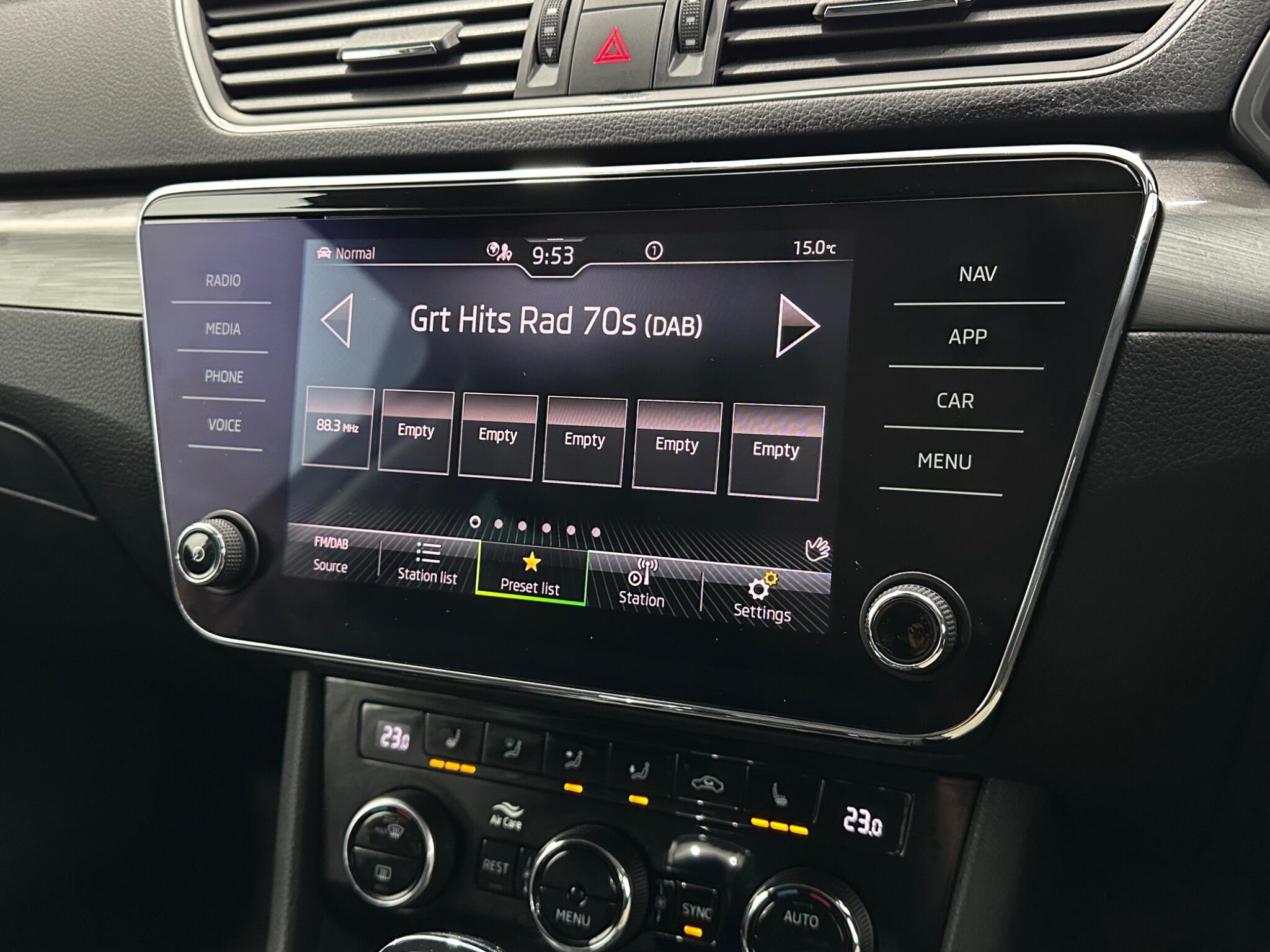 Skoda Superb view 25