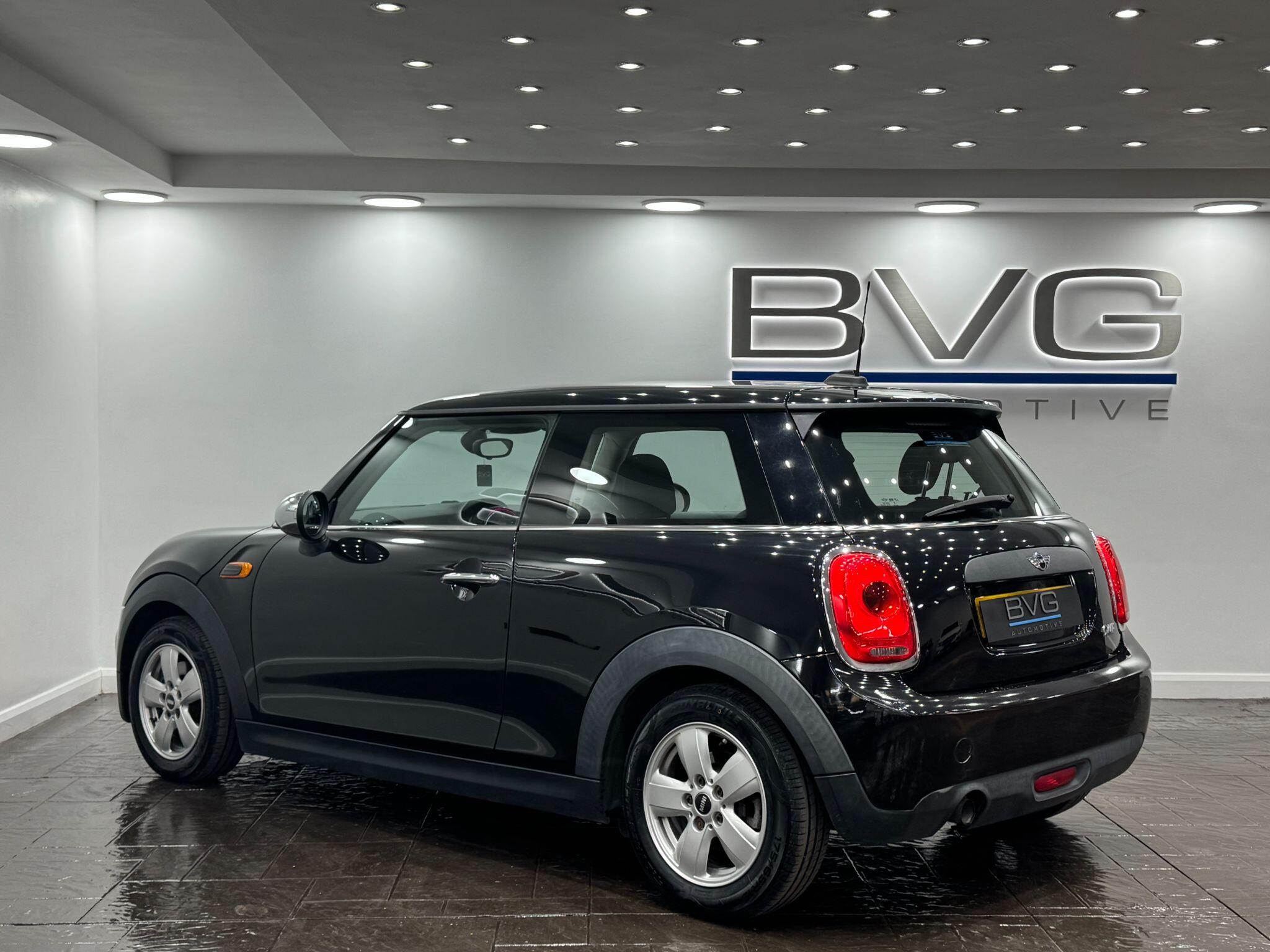 Mini Hatch view 7