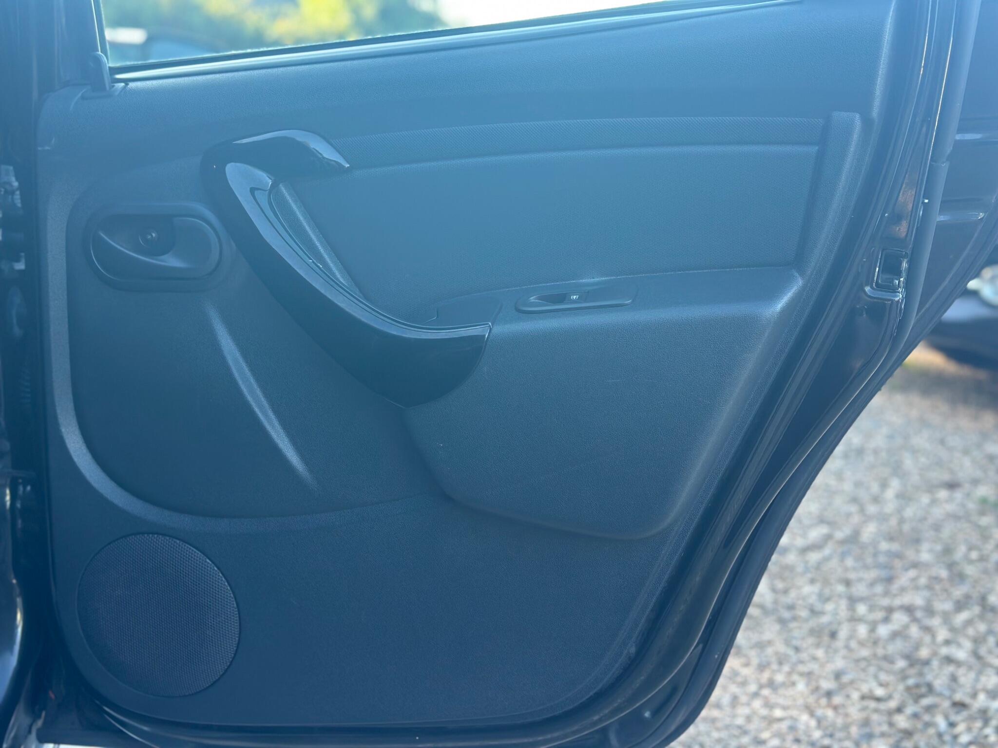 Dacia Duster view 50