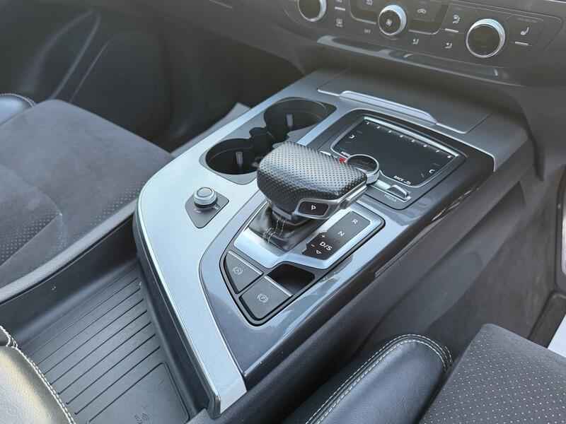 Audi Q7 view 28