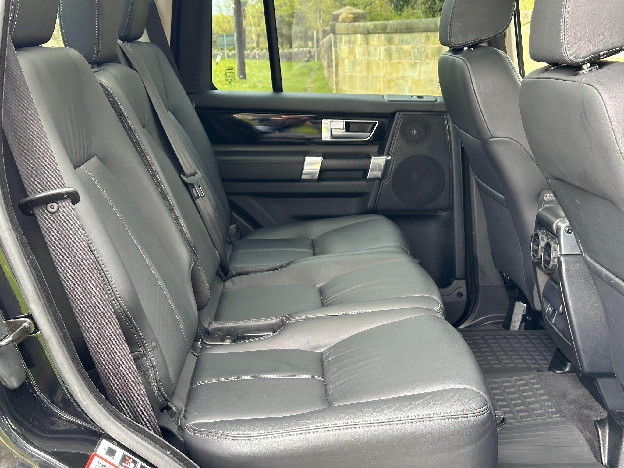 Land Rover Discovery view 13