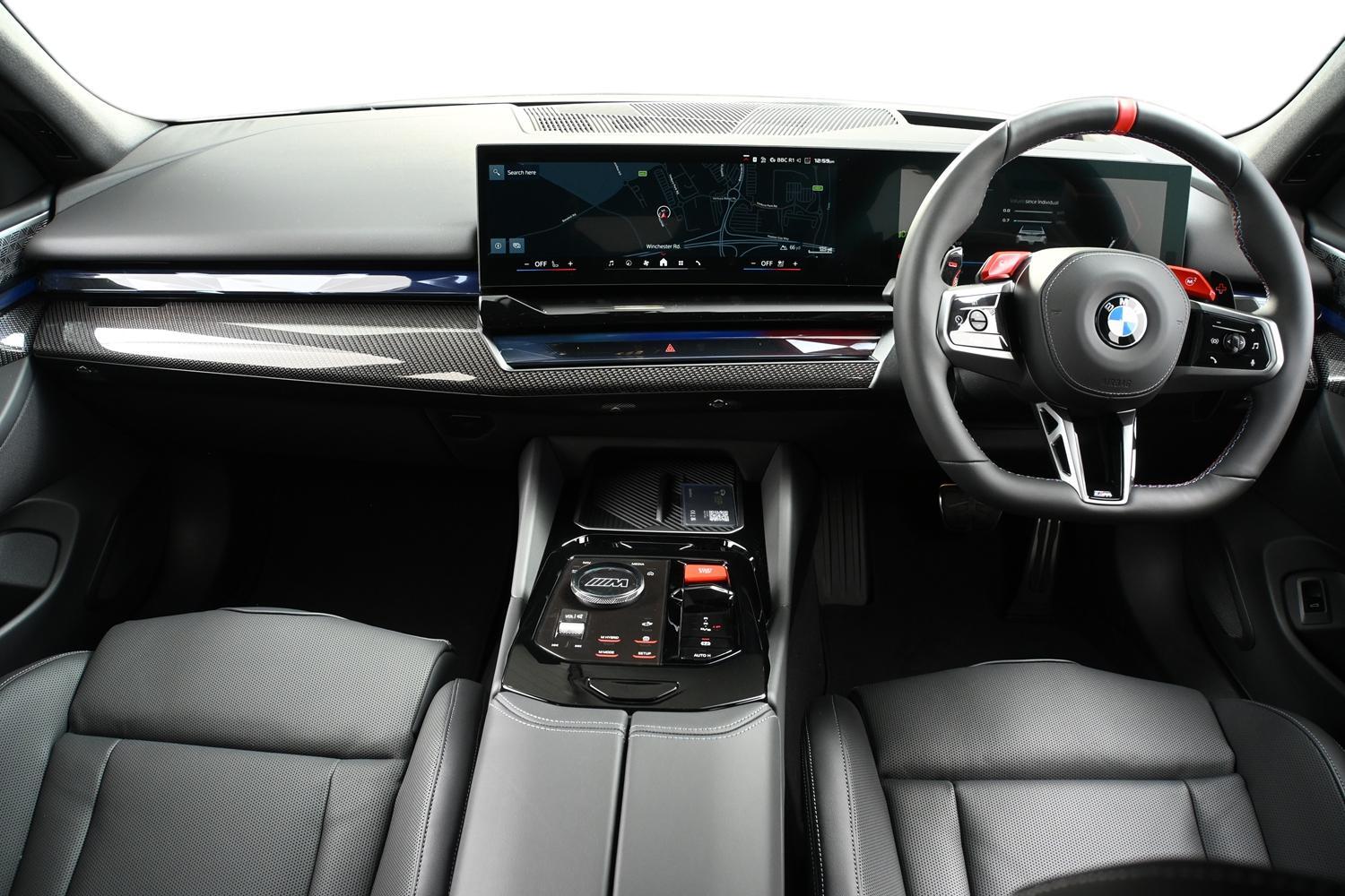 BMW M5 view 4