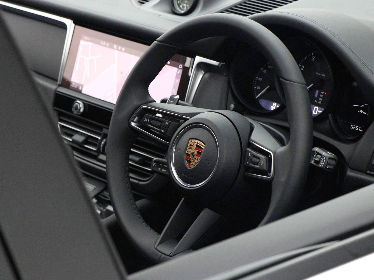 Porsche Macan view 47