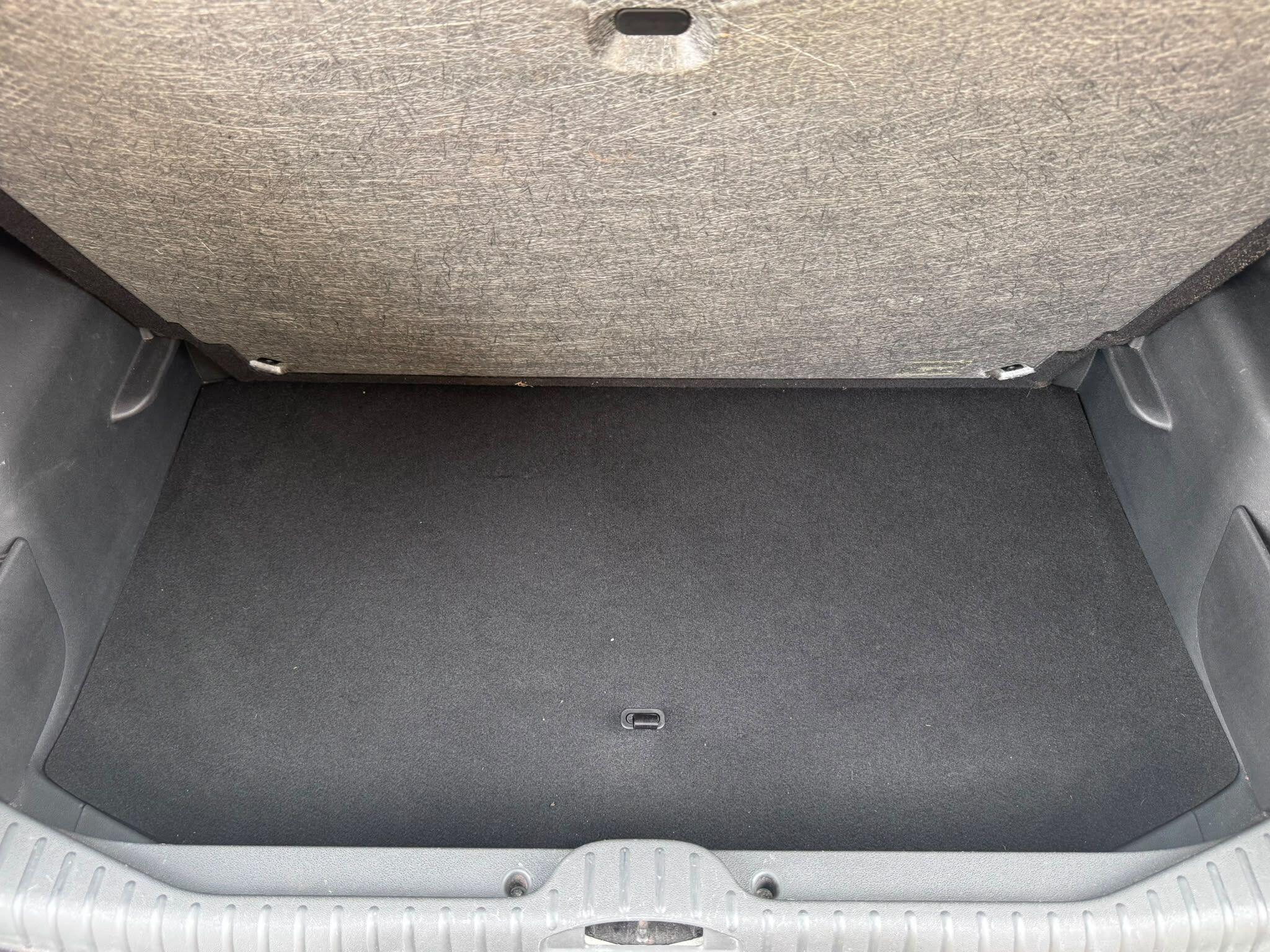 Citroen C3 Picasso view 35