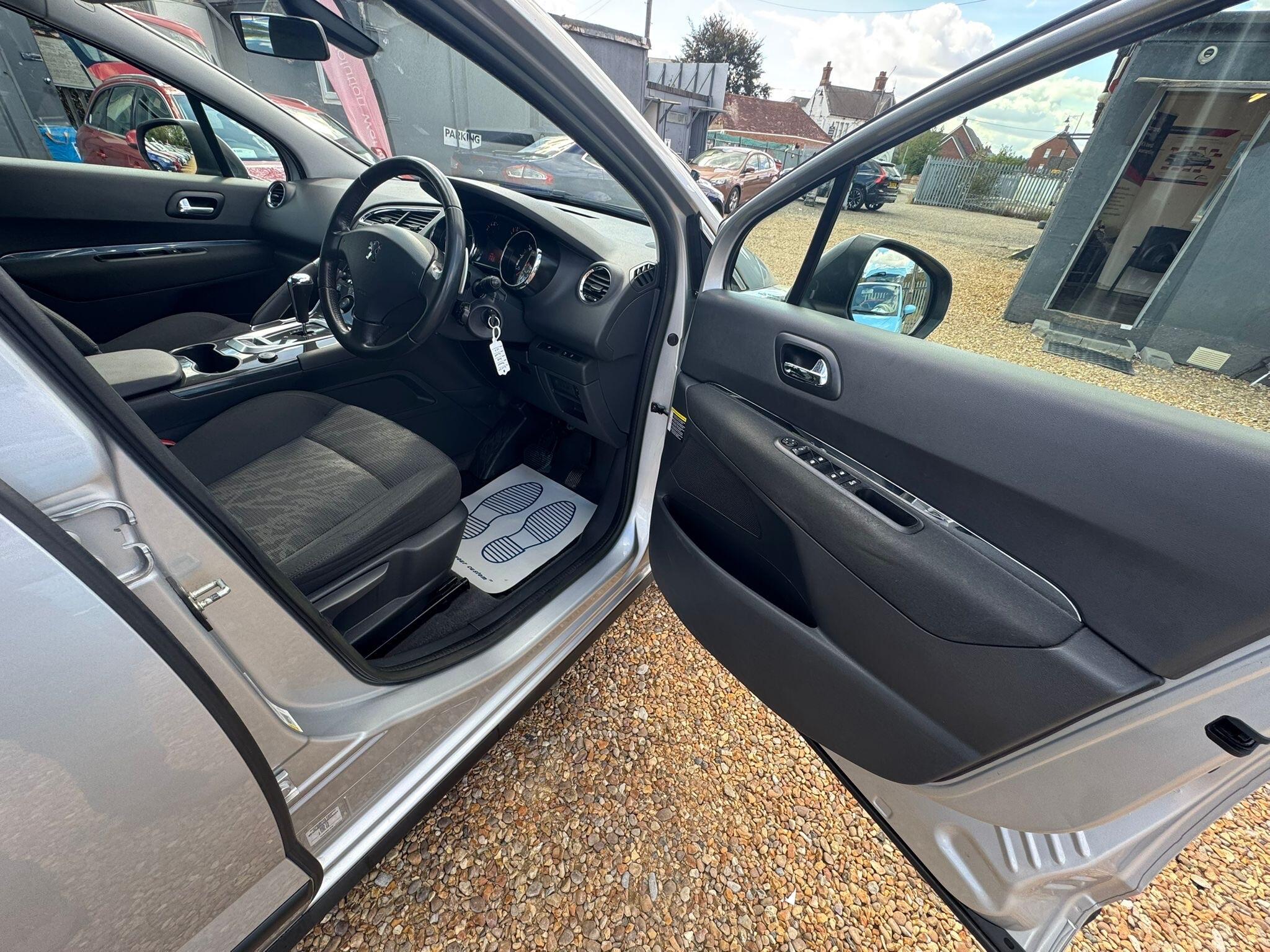 Peugeot 3008 view 21