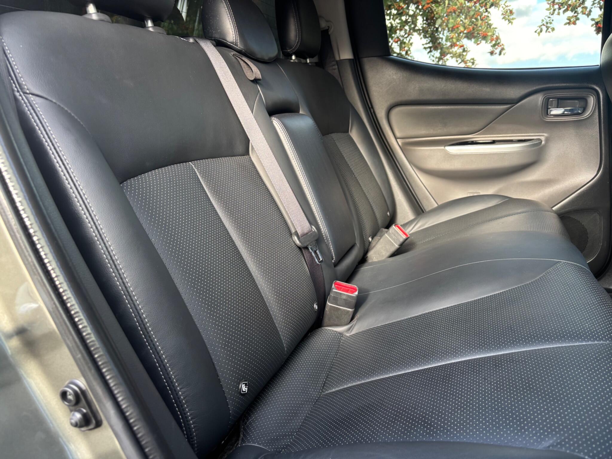 Mitsubishi L200 view 15