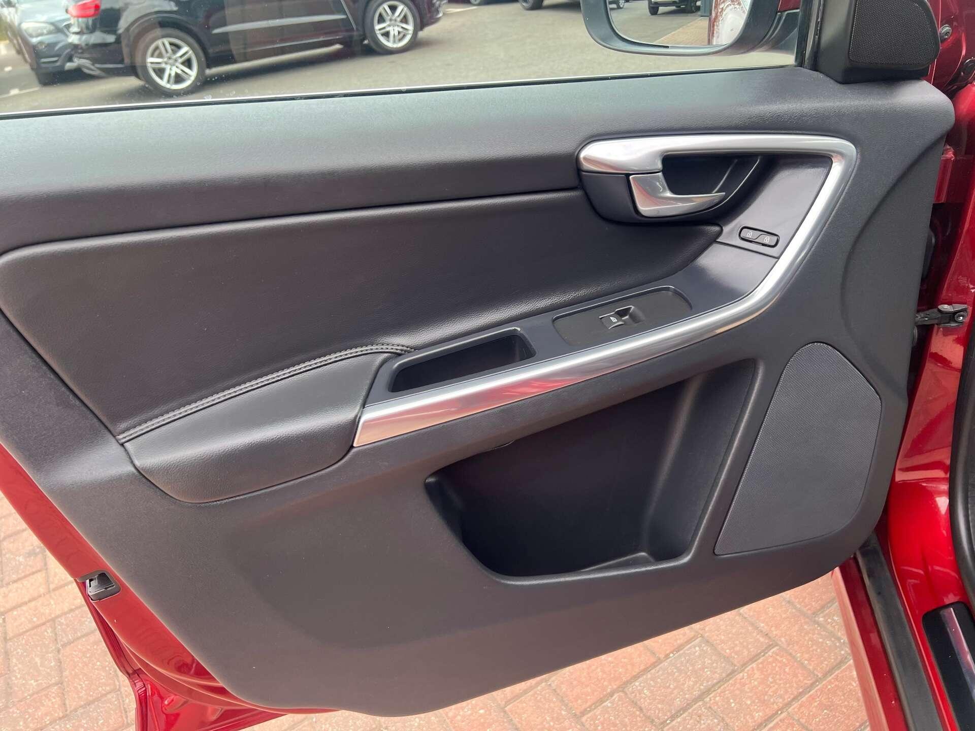 Volvo XC60 view 42