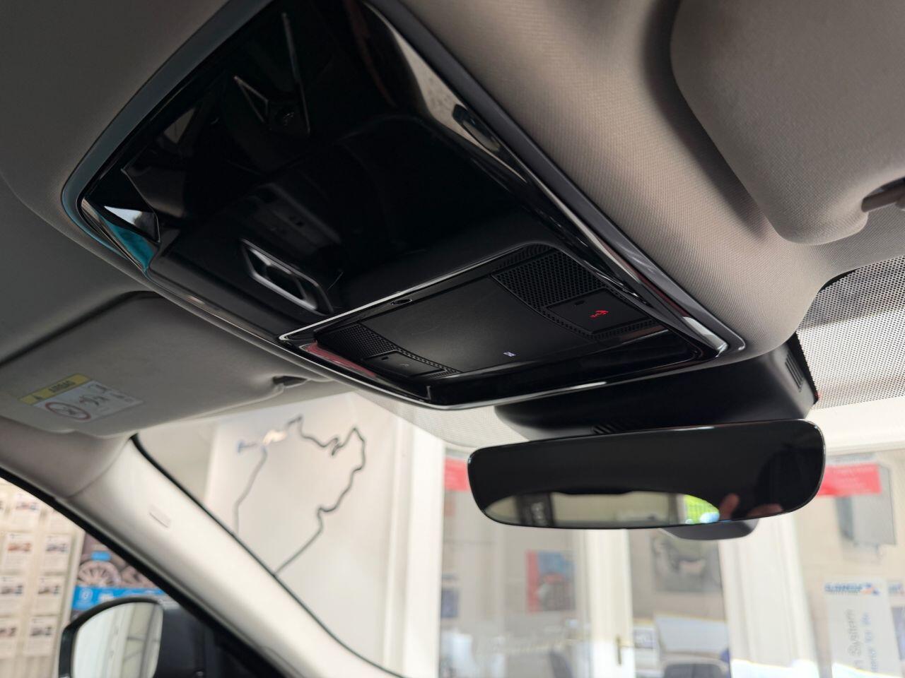 Land Rover Range Rover Velar view 51