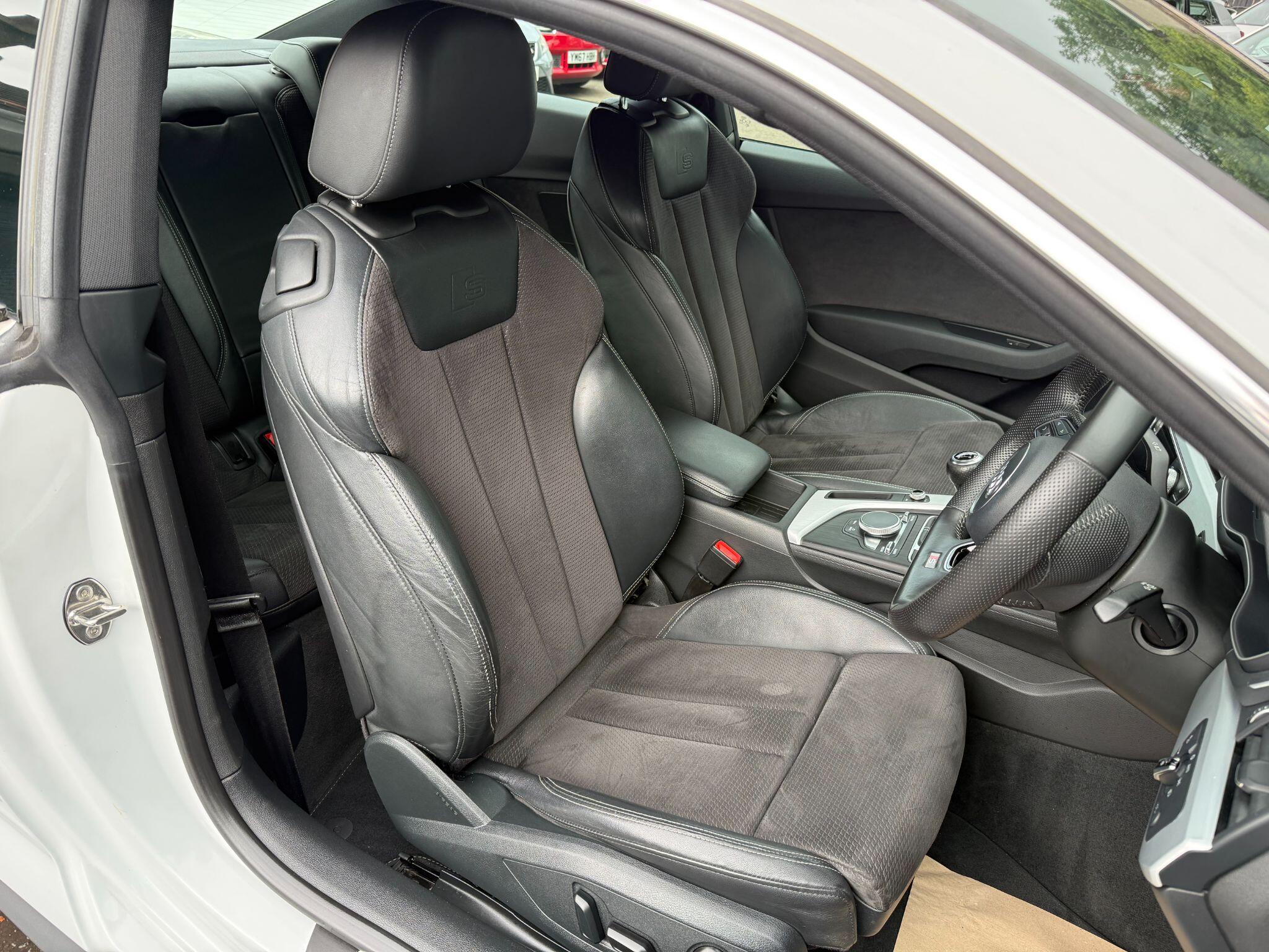 Audi A5 view 16