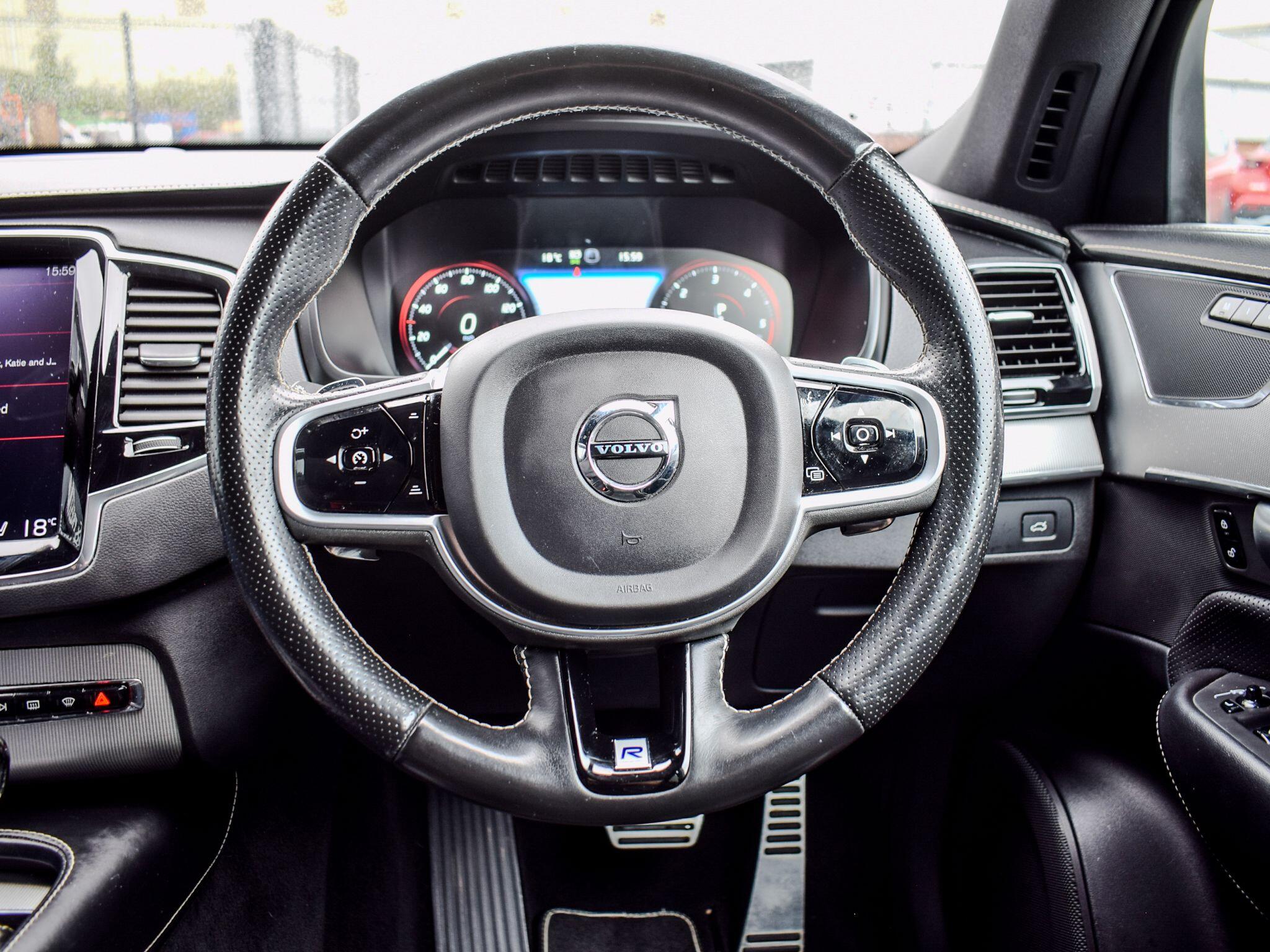 Volvo XC90 view 21