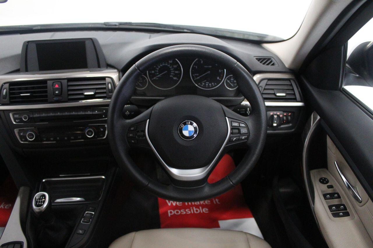 BMW 3 Series view 45