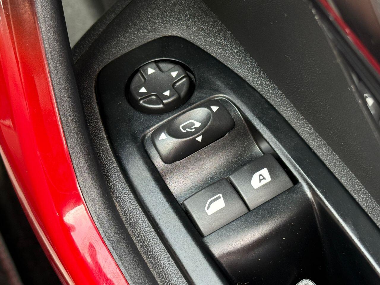 Peugeot 208 view 33