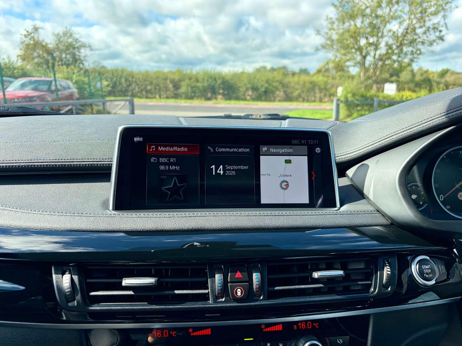 BMW X6 view 44