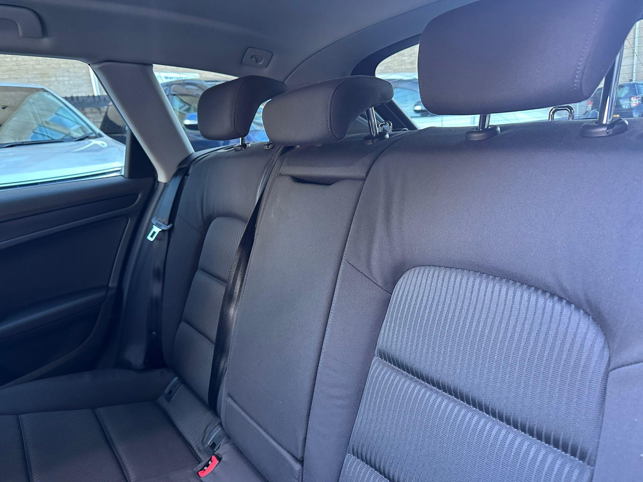 Audi A4 Avant view 23