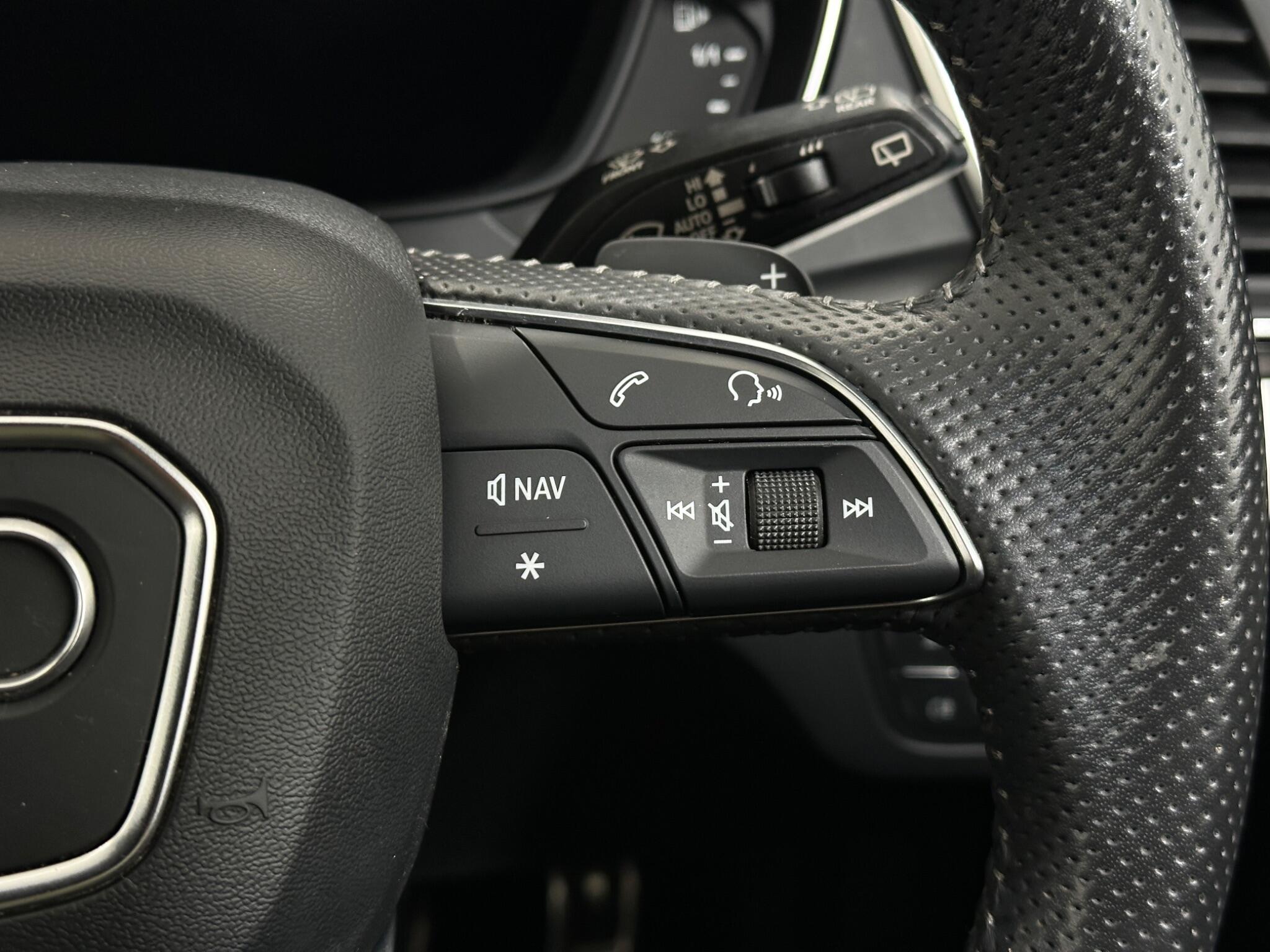 Audi Q5 view 16