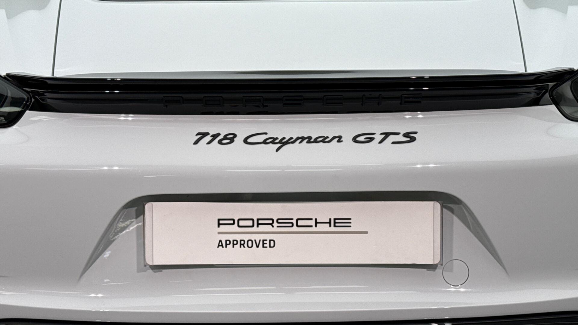 Porsche Cayman view 24