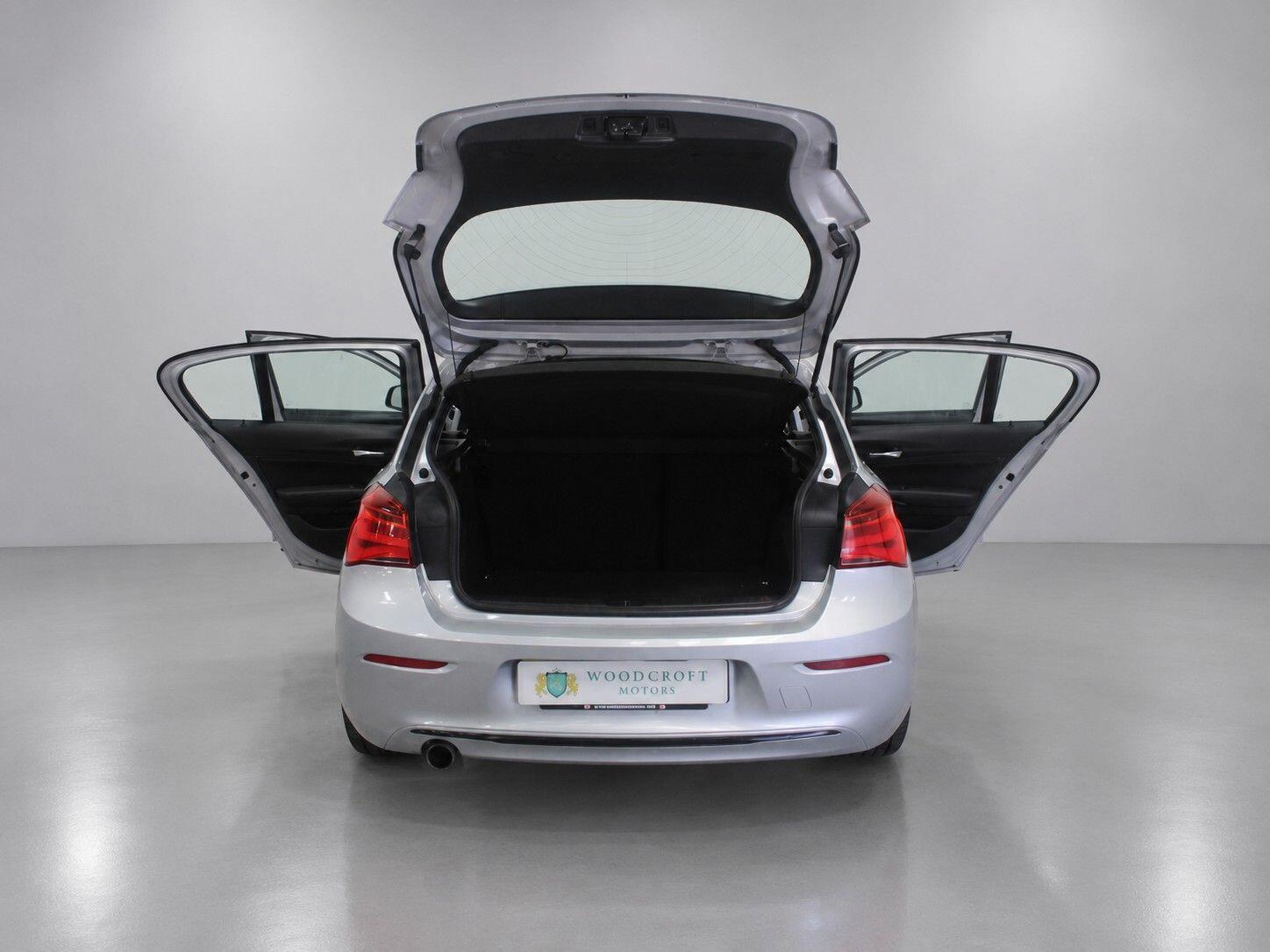 BMW 1 Series view 21