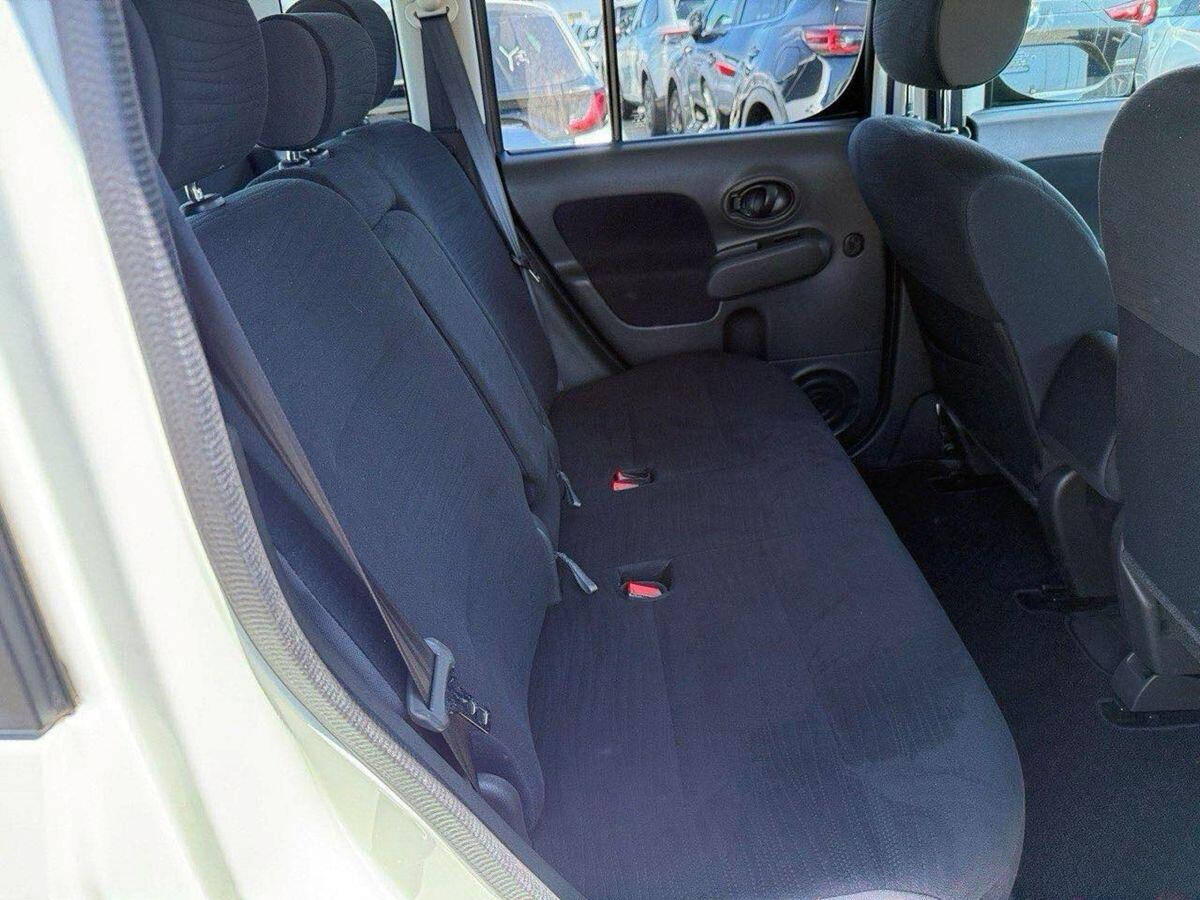 Nissan Cube view 16