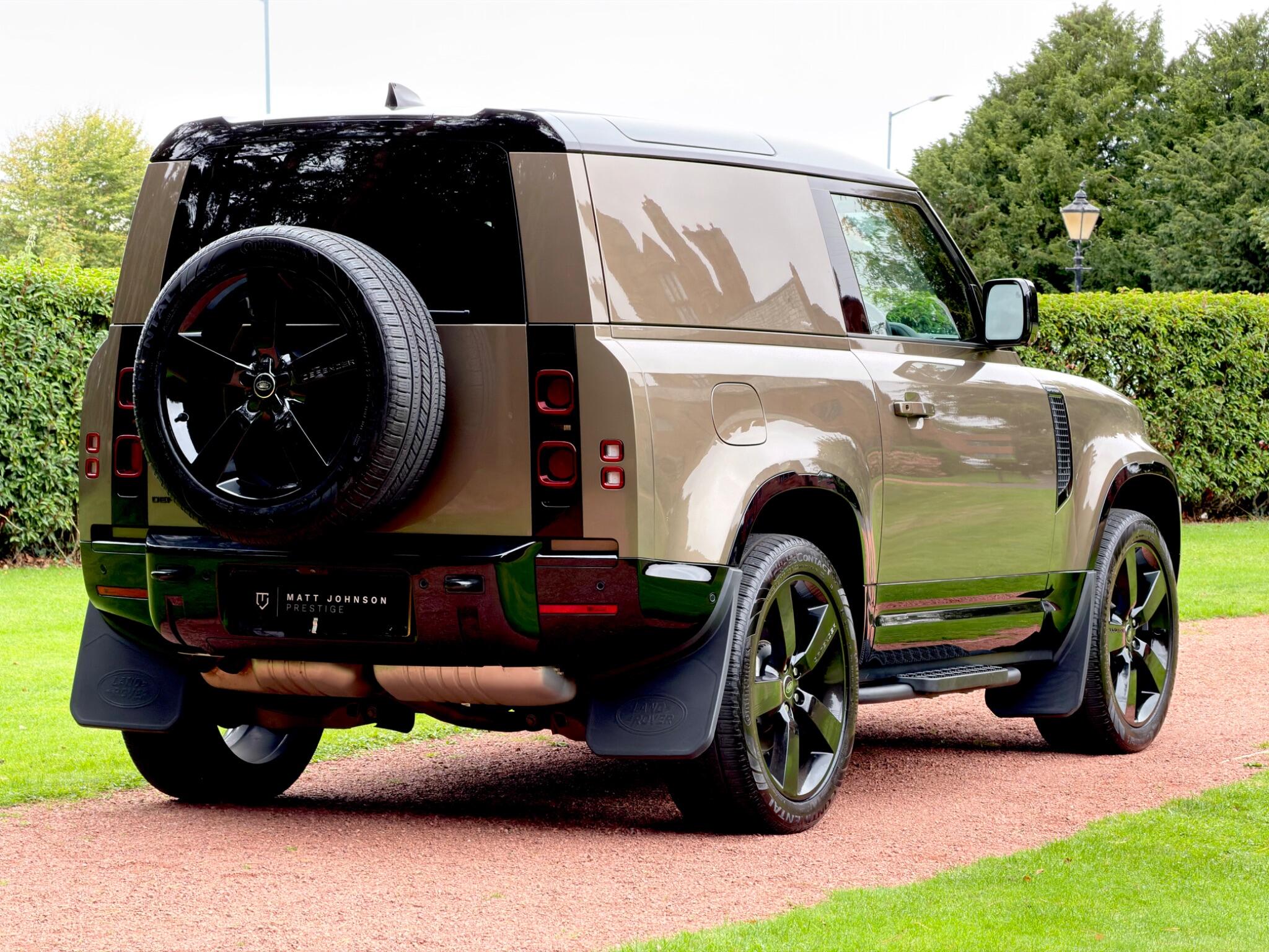 Land Rover Defender view 4