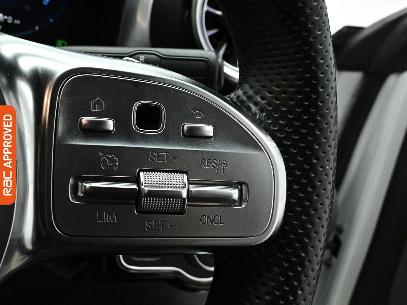 Mercedes-Benz Cla view 24