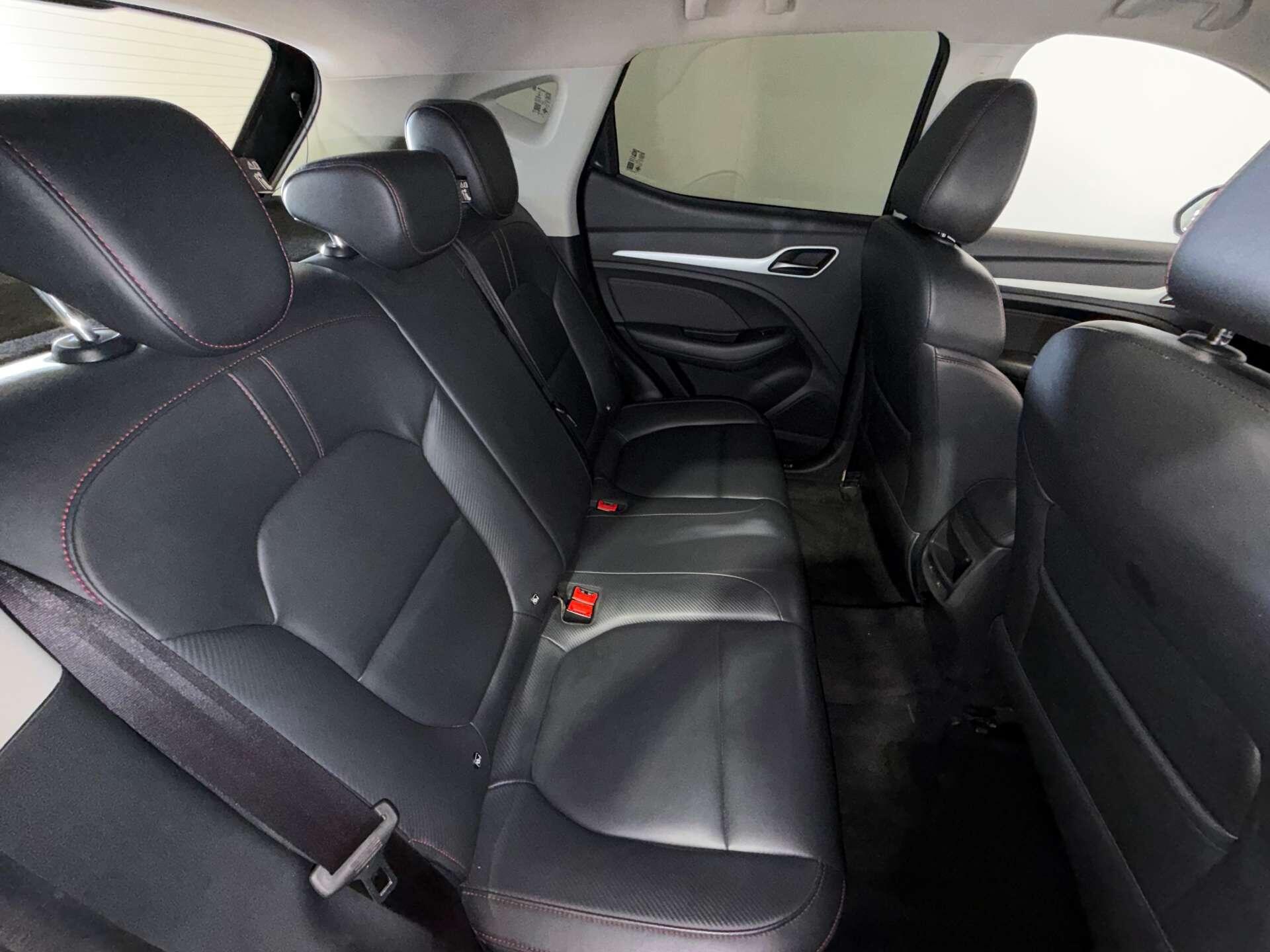 MG ZS view 57