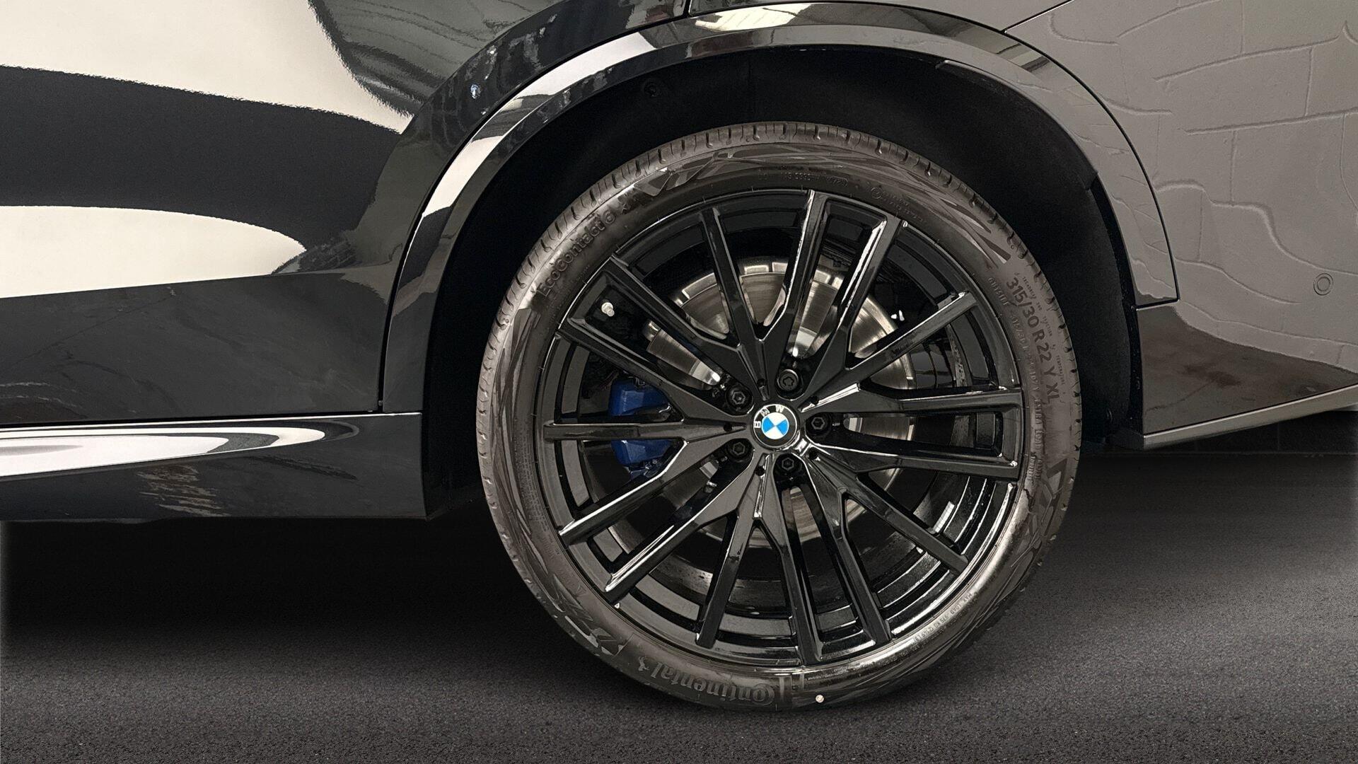 BMW X5 view 14