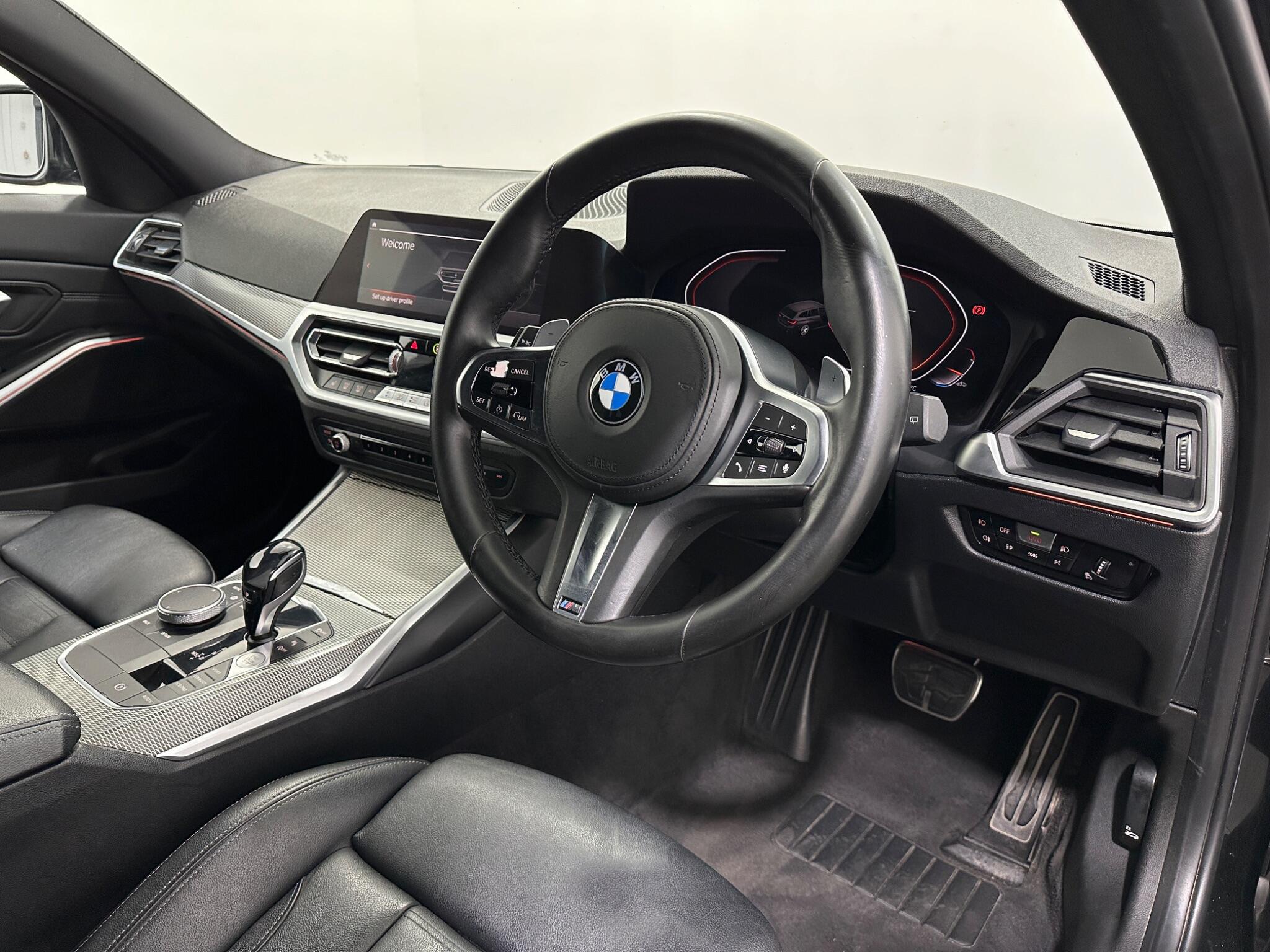 BMW 3 Series view 11