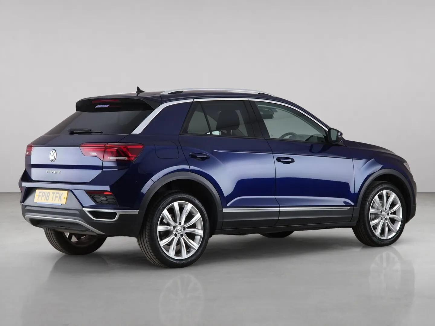 Volkswagen T-Roc view 7