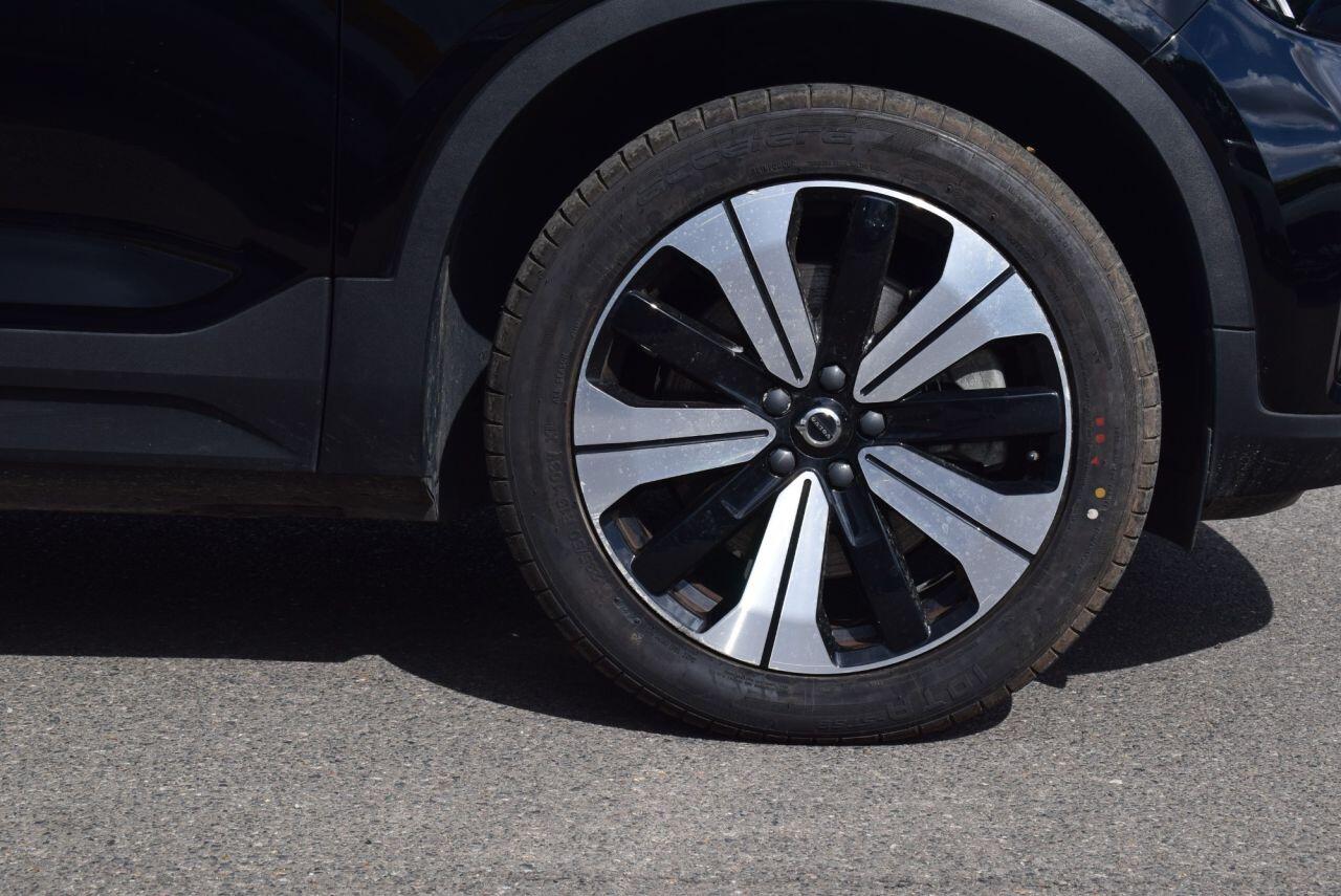Volvo XC40 view 8