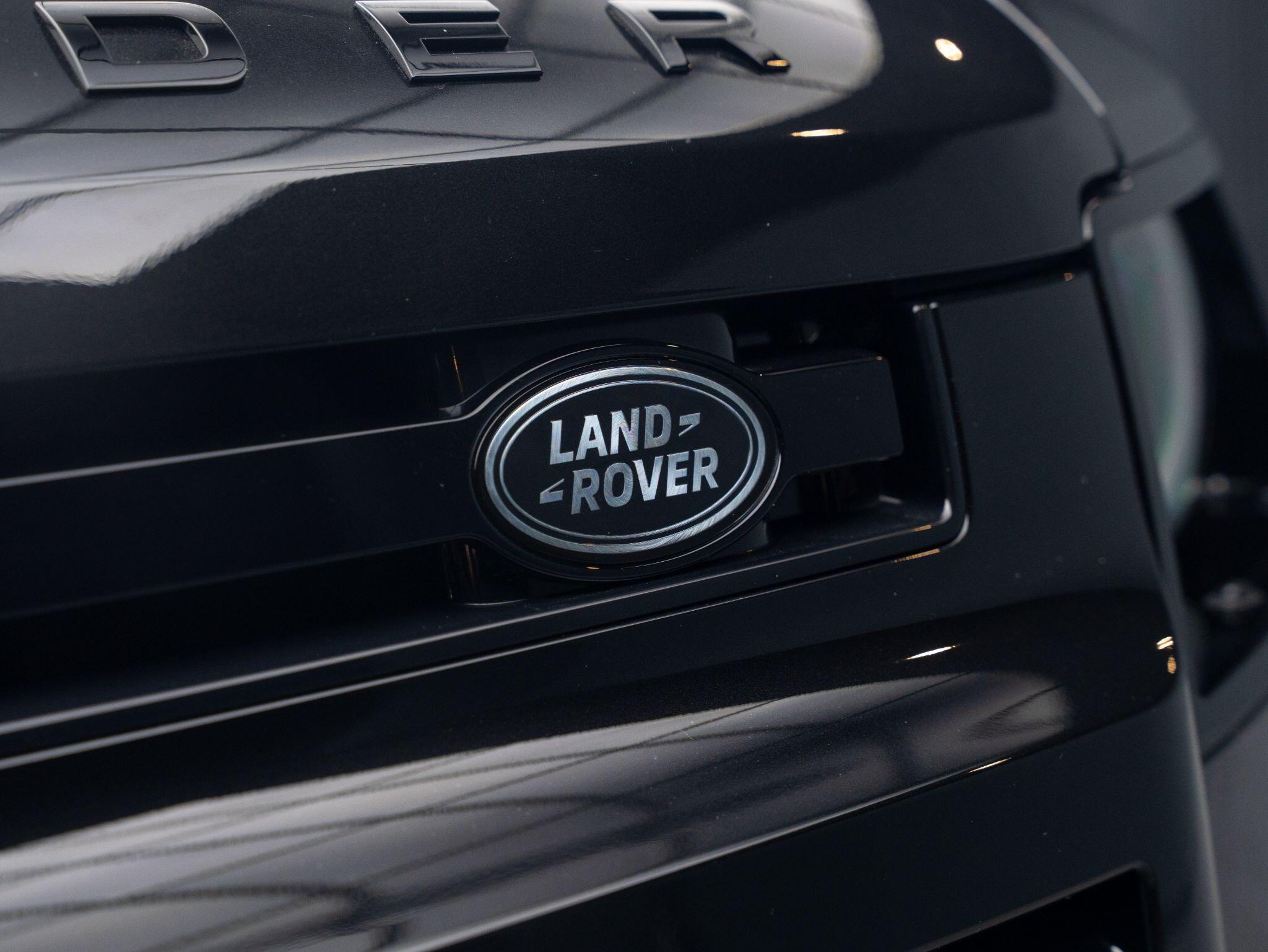 Land Rover Defender view 27