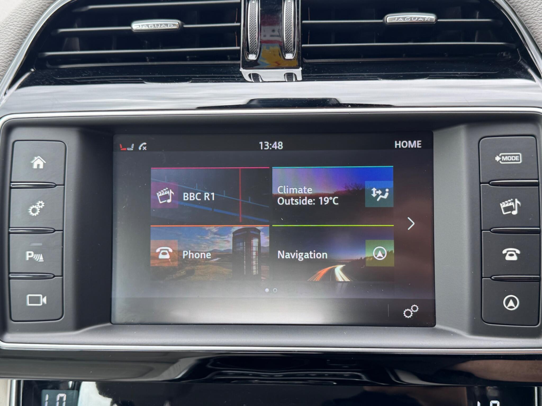 Jaguar Xe view 30