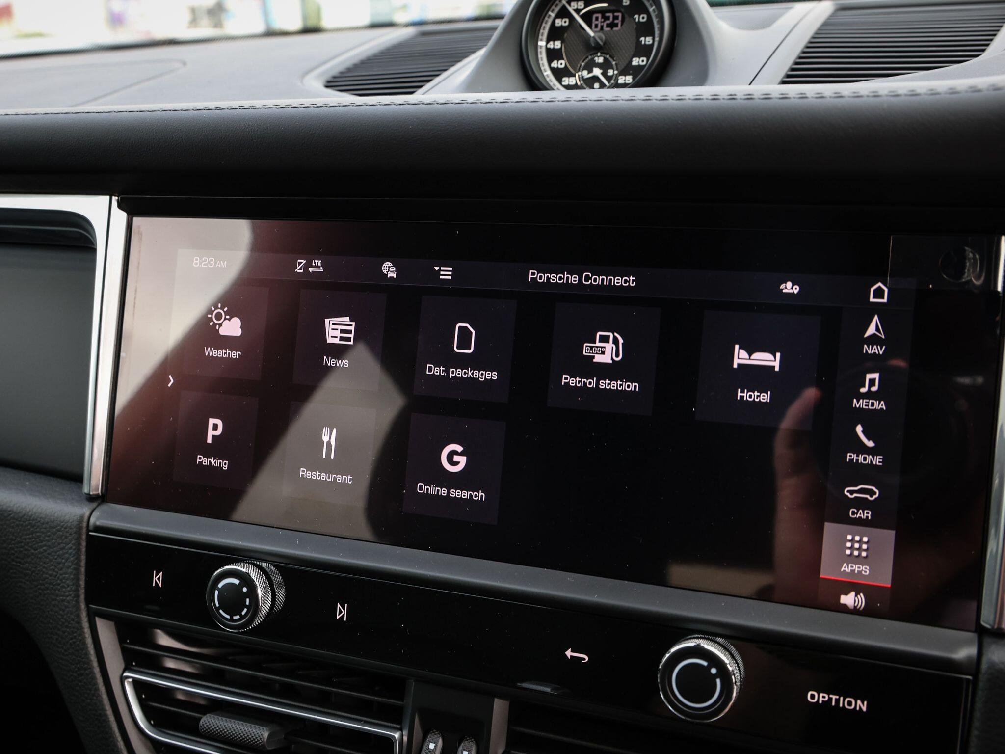 Porsche Macan view 20