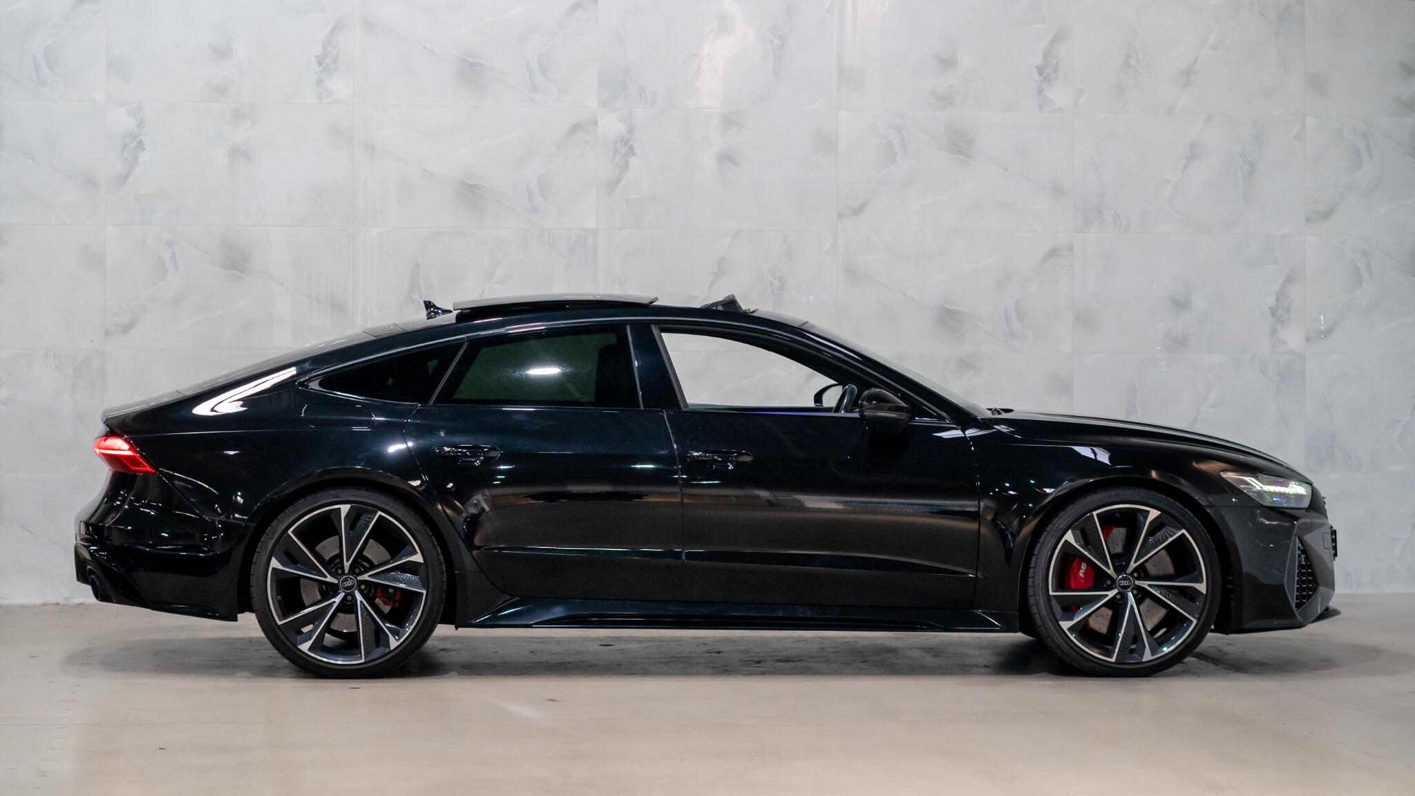 Audi RS7 view 8