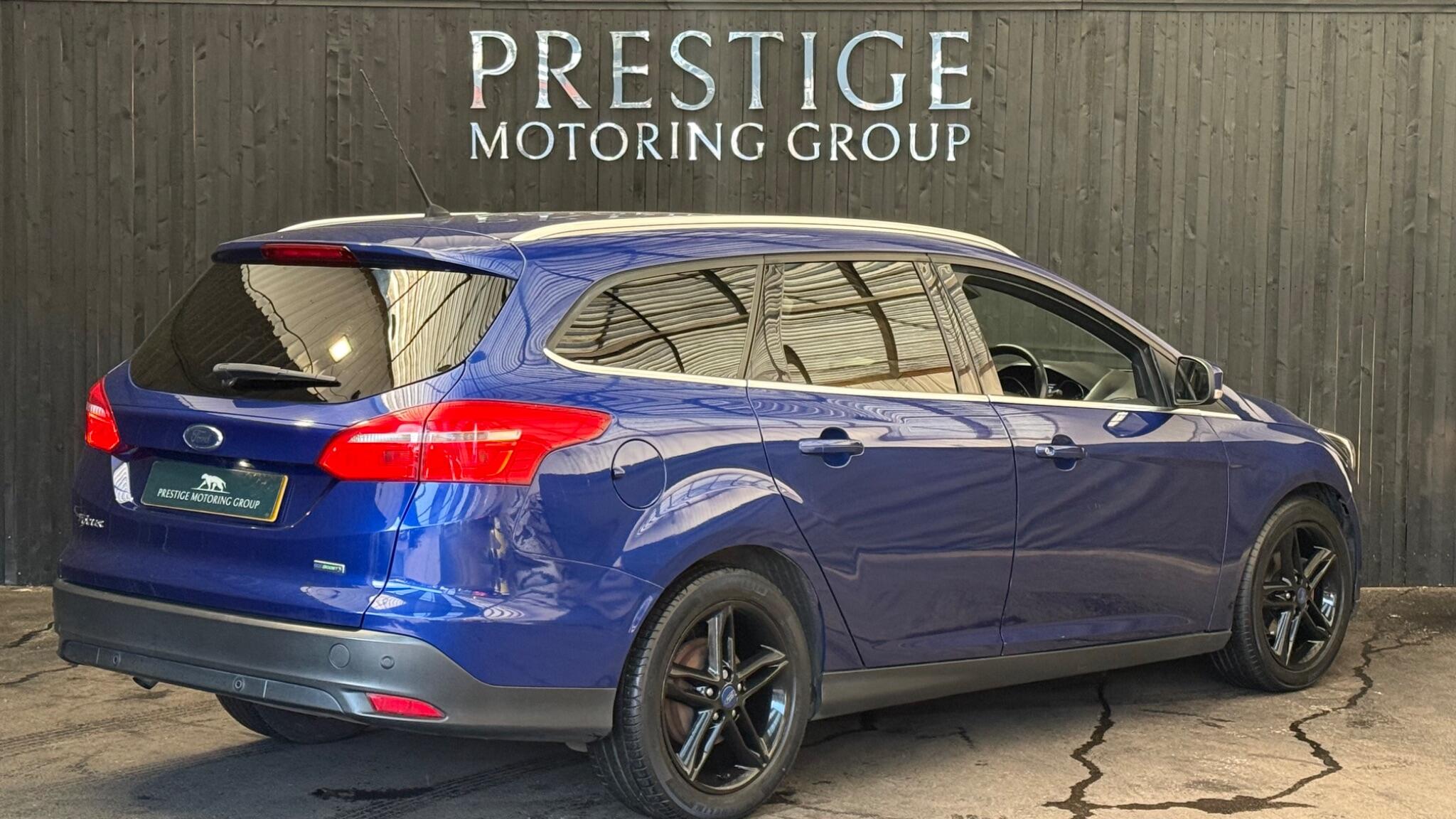 Ford Focus view 11