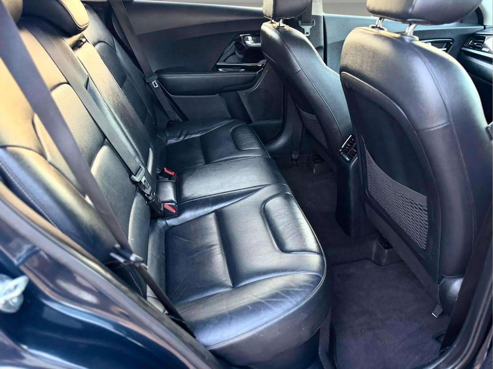 Kia Niro view 34