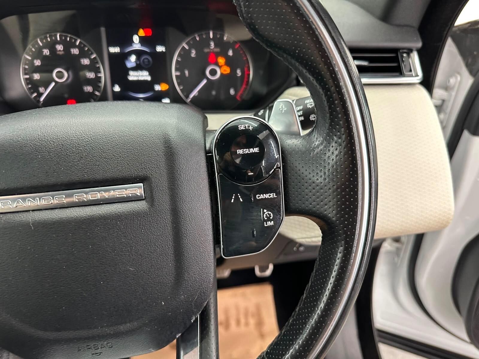 Land Rover Range Rover Velar view 41