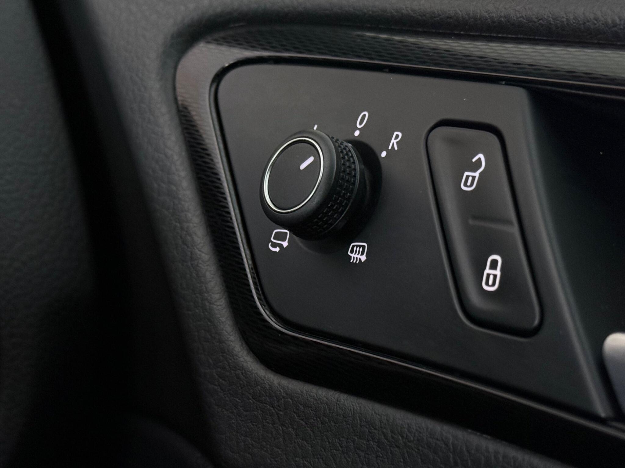 Volkswagen Golf view 18