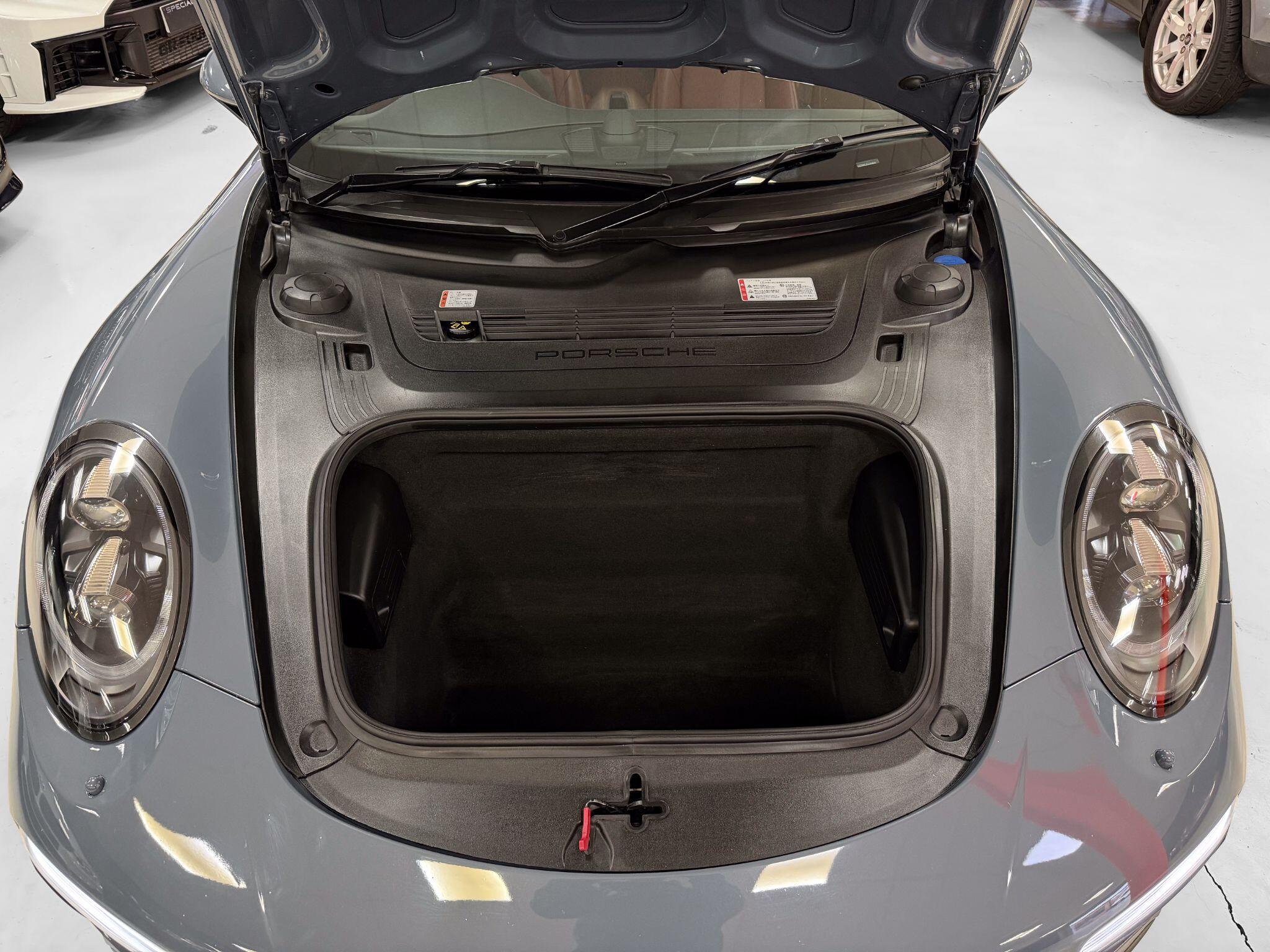 Porsche 911 view 52
