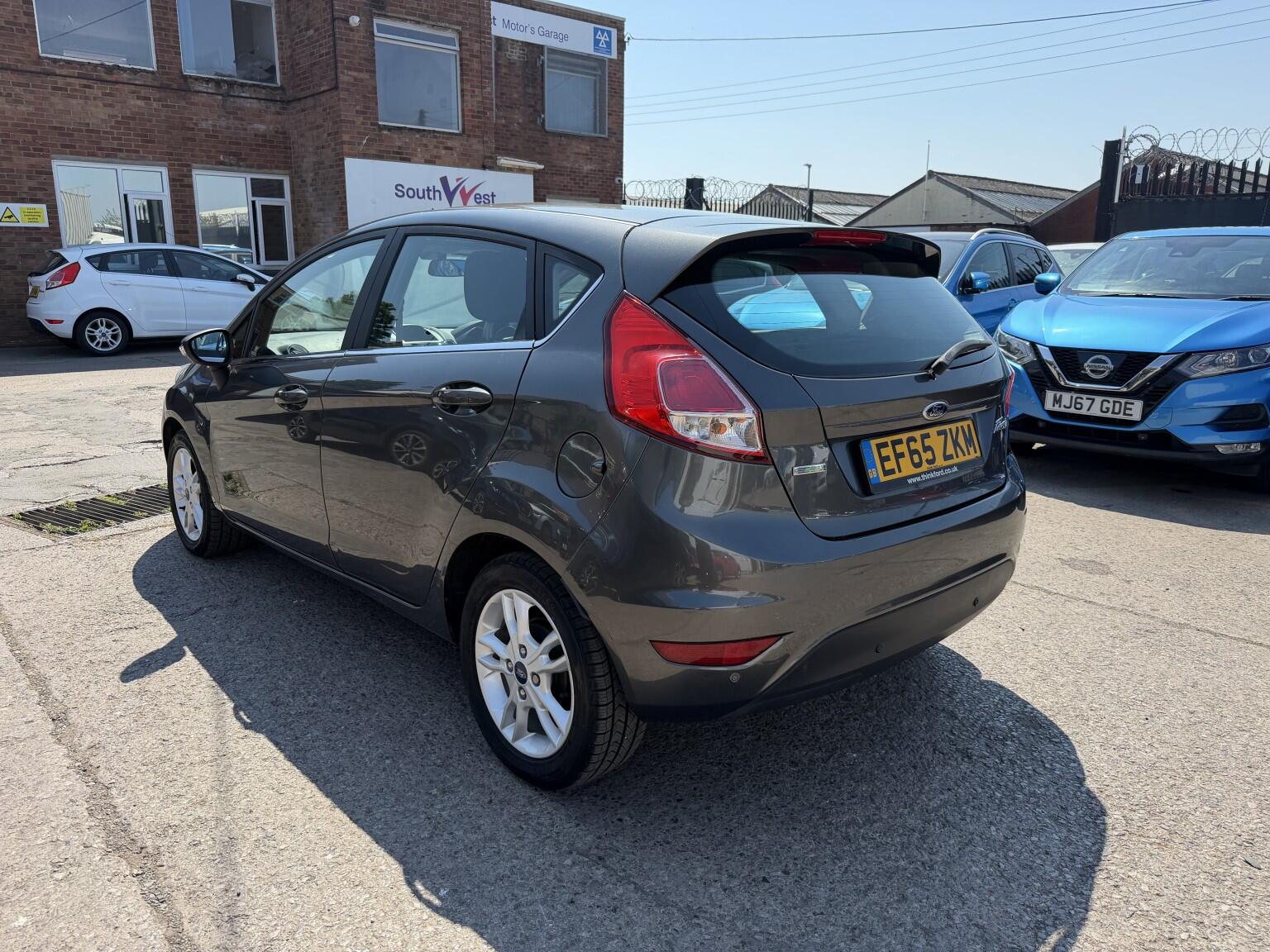 Ford Fiesta view 9