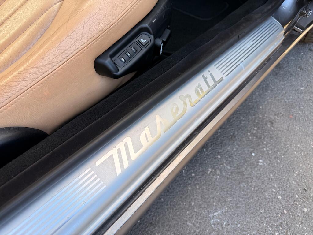 Maserati Coupe view 35