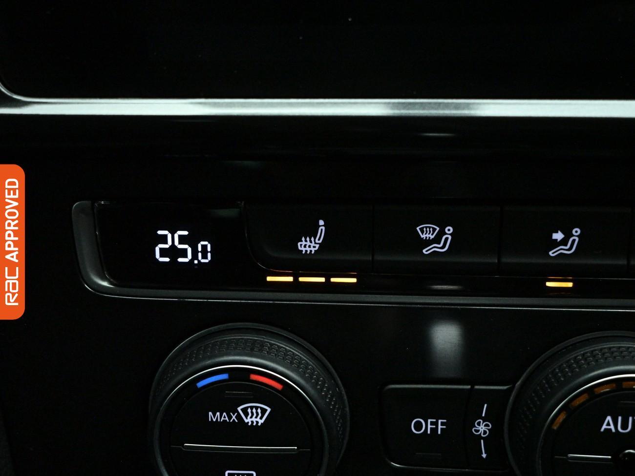 Volkswagen Golf view 19