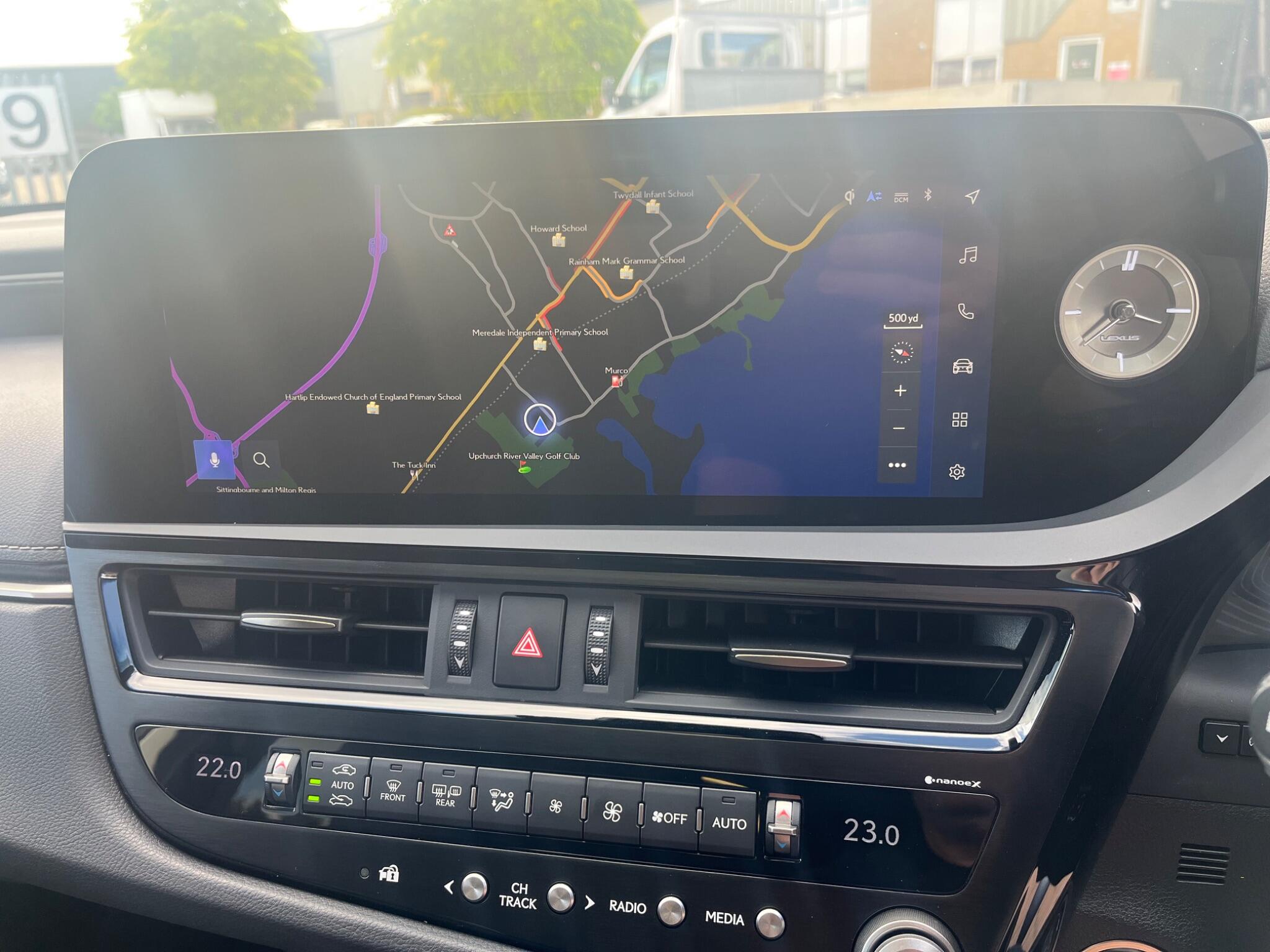 Lexus ES view 40