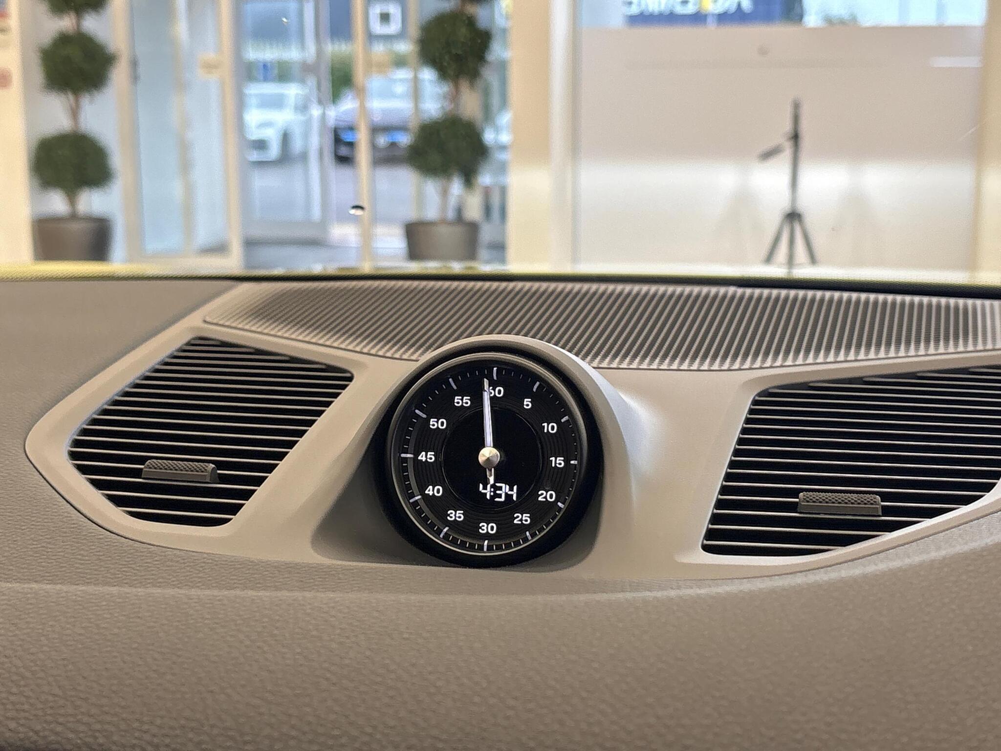 Porsche Cayenne view 18
