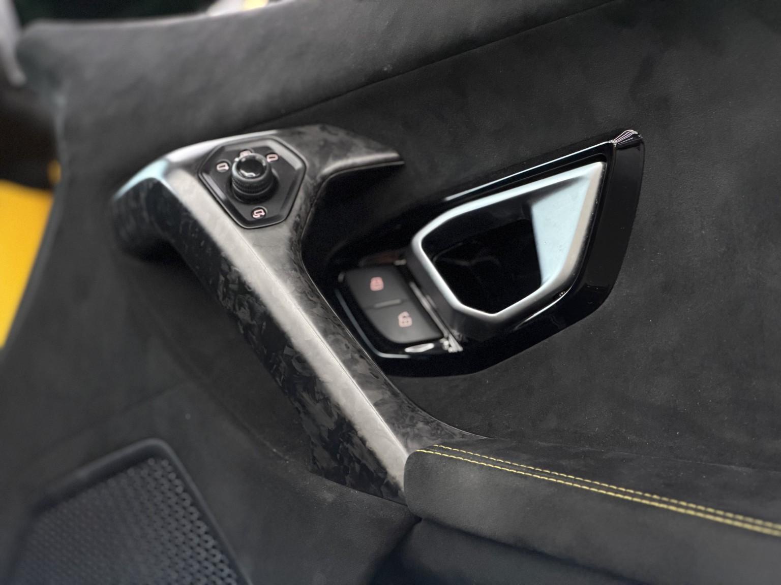 Lamborghini Huracan view 49