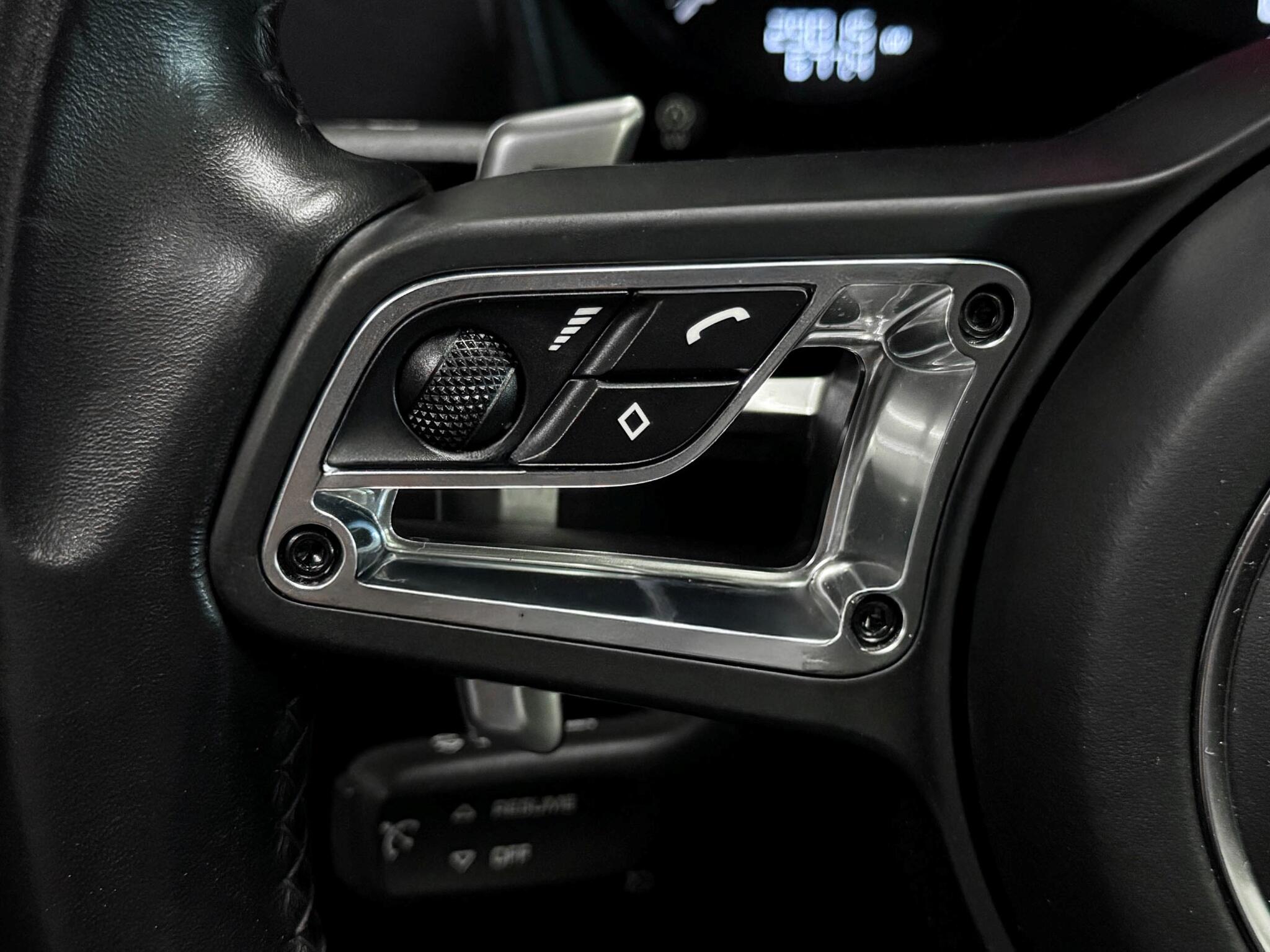 Porsche Macan view 39
